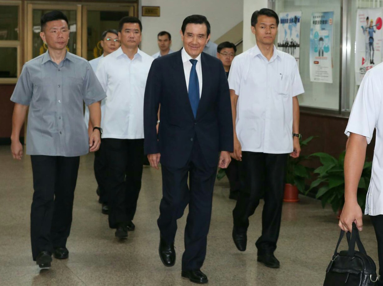 前總統馬英九在三中案中遭列被告後，至高院出庭時，並未回應此事。