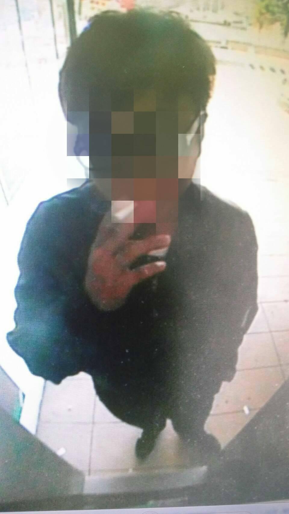 飲料店員工黃姓車手年僅23歲。