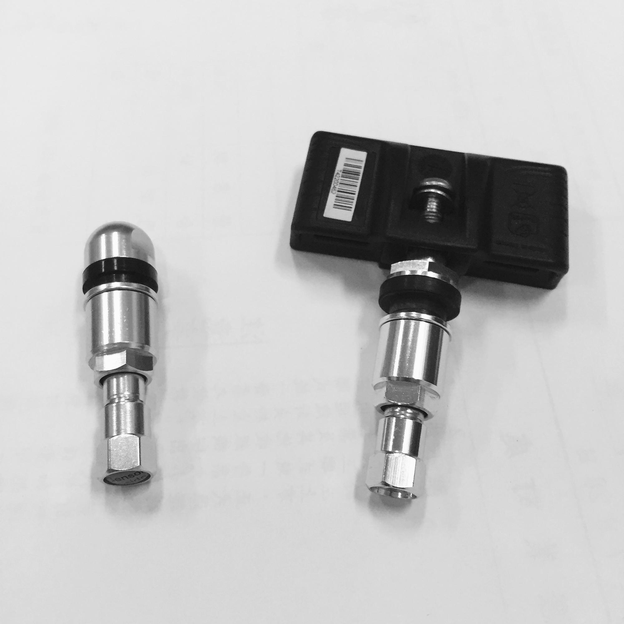 六暉近年提供技術門檻較高之氣門嘴給胎壓偵測器(TPMS)大廠,包括為升、橙的丶同致丶車王電都是其國內客戶。(六暉提供)