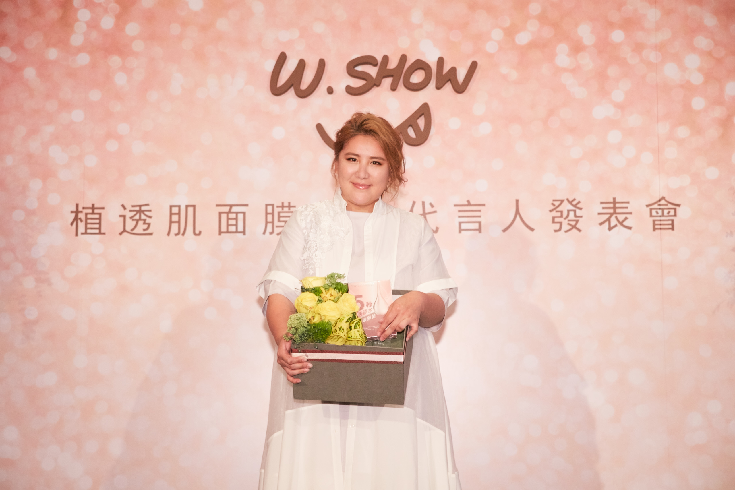 小禎因為在臉書直播賣面膜熱銷，廠商找上門當代言人