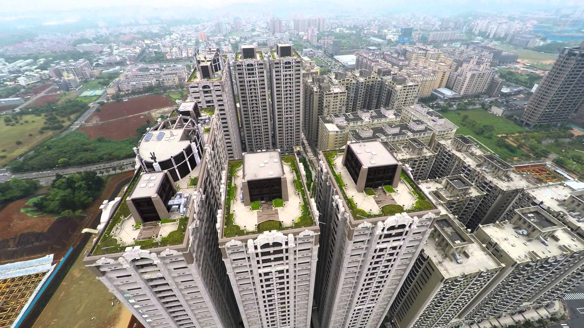 趙藤雄70年代是廠辦教父，接著他在外界不看好下，在林口、三峽成功造鎮。