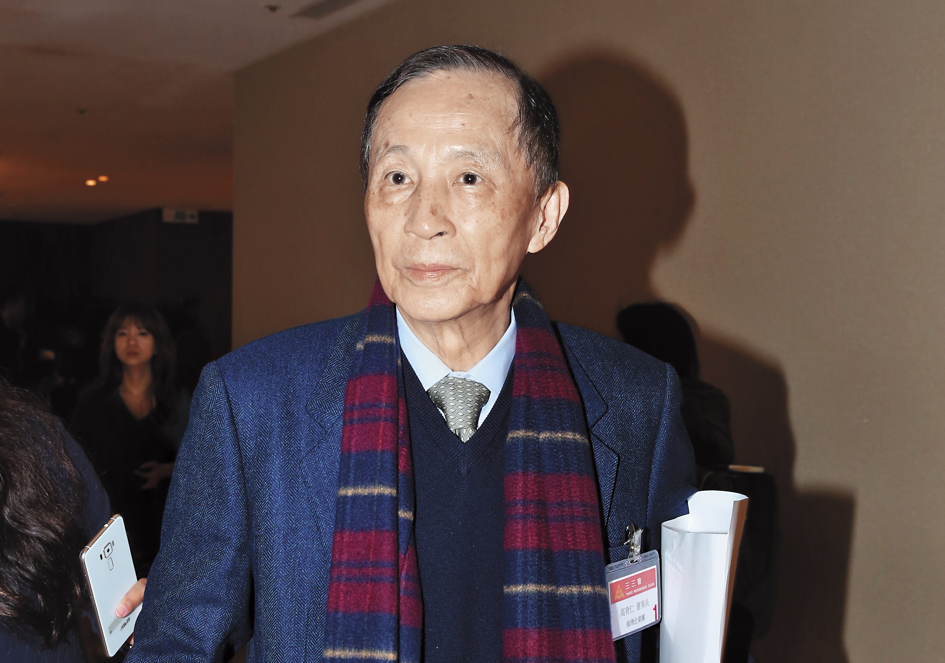 新北市長朱立倫的岳父高育仁，一度傳出要以15億元買中廣。