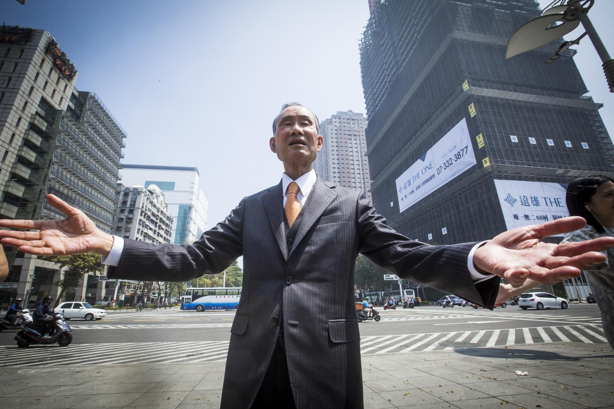 遠雄在創辦人趙藤雄的帶領下,如今已是橫跨金融、建設、百貨、娛樂,營收超過千億元的大集團。