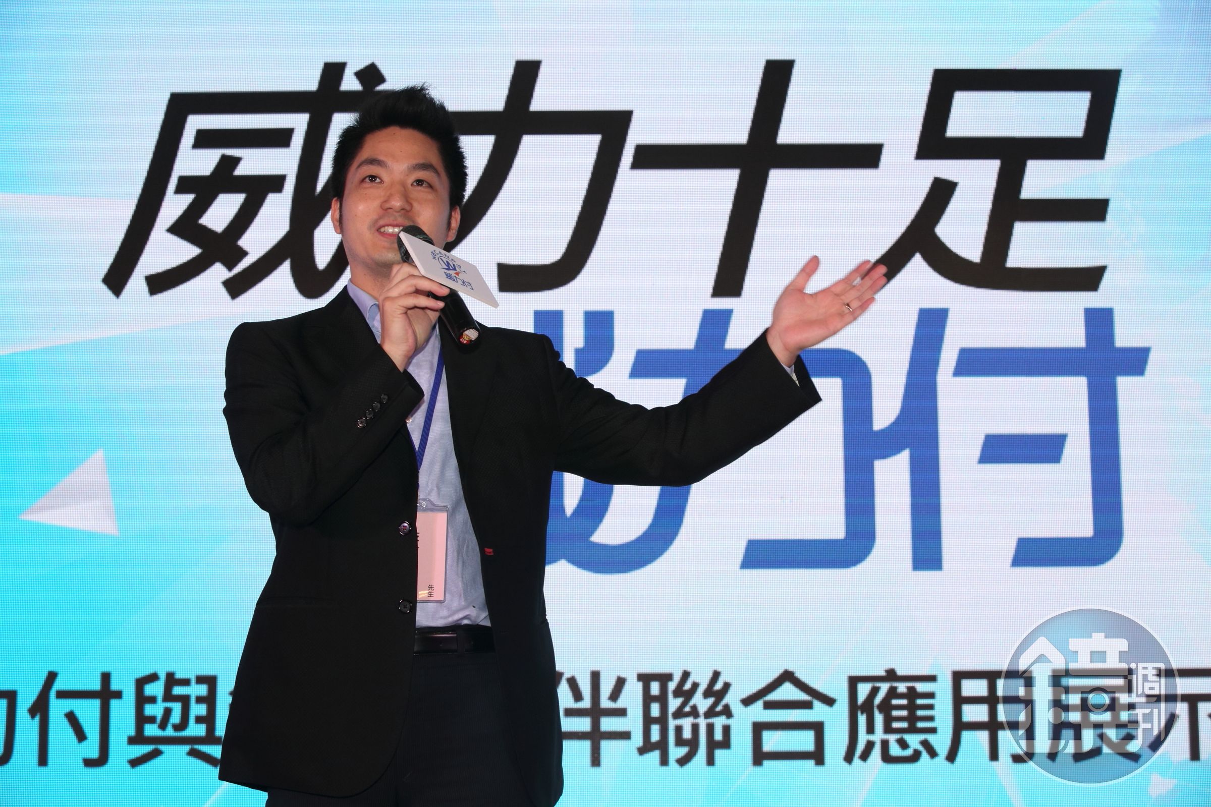 蔣萬安愛妻、愛子新好男人的形象，深受女性選民歡迎。