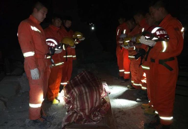 中國四川省阿壩九寨溝發生規模7.0的淺層強震，初步查核這起地震已造成13人死亡。