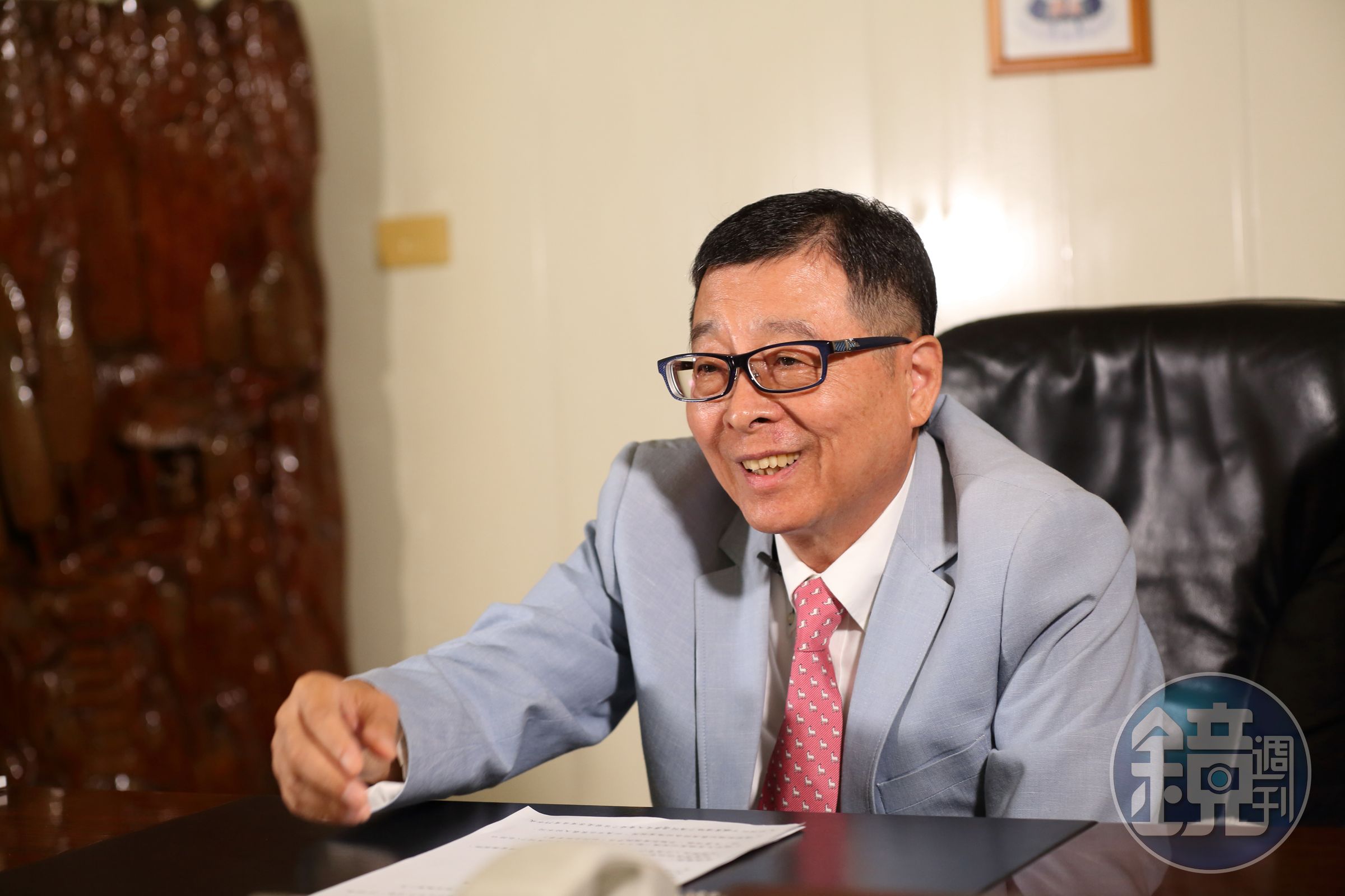 王榮得希望把人才留在南部，祭出宿舍和全額補助學費等方法，吸引年輕人。