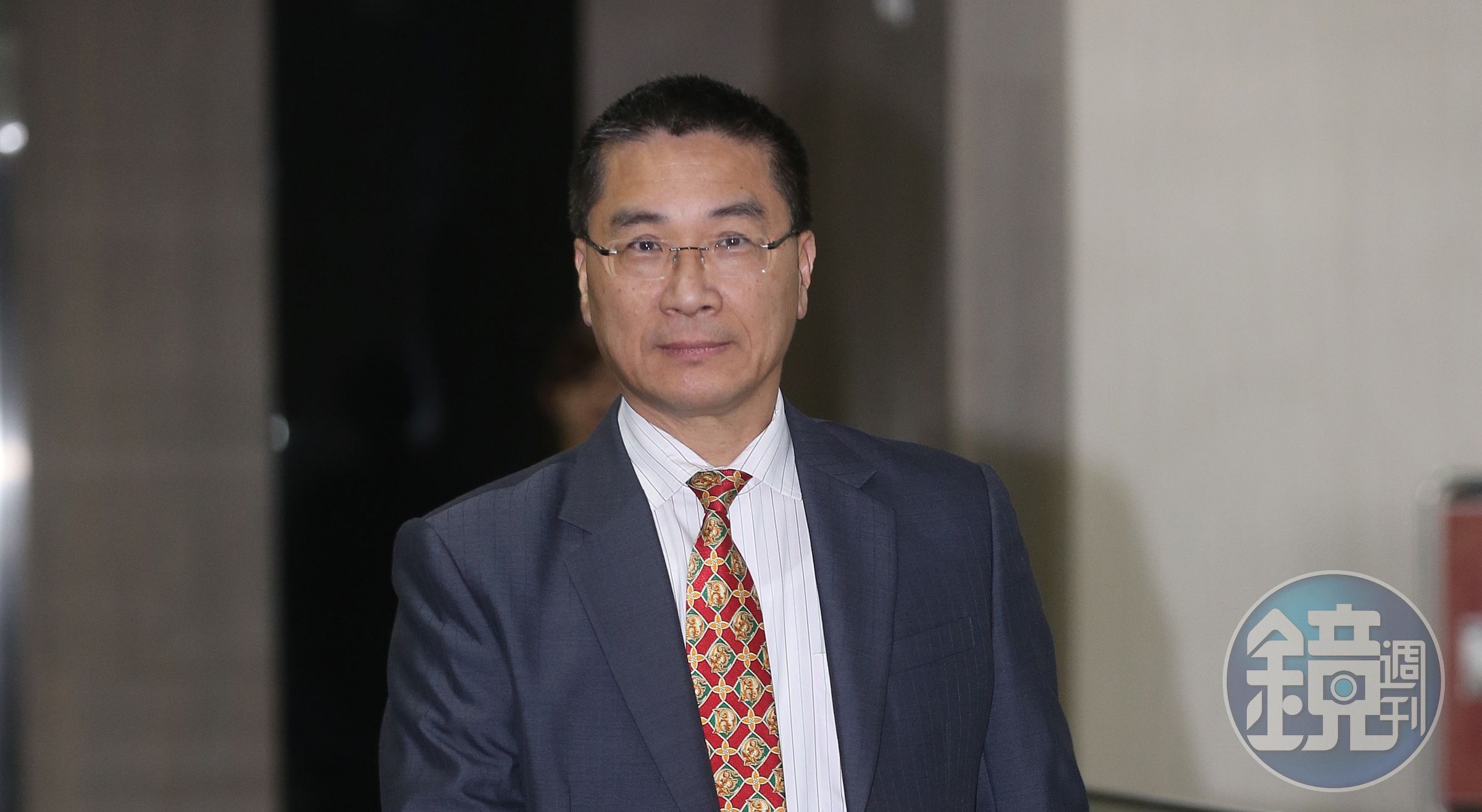 行政院發言人徐國勇宣布，供電燈號由紅轉橘，明天解除關冷氣措施。