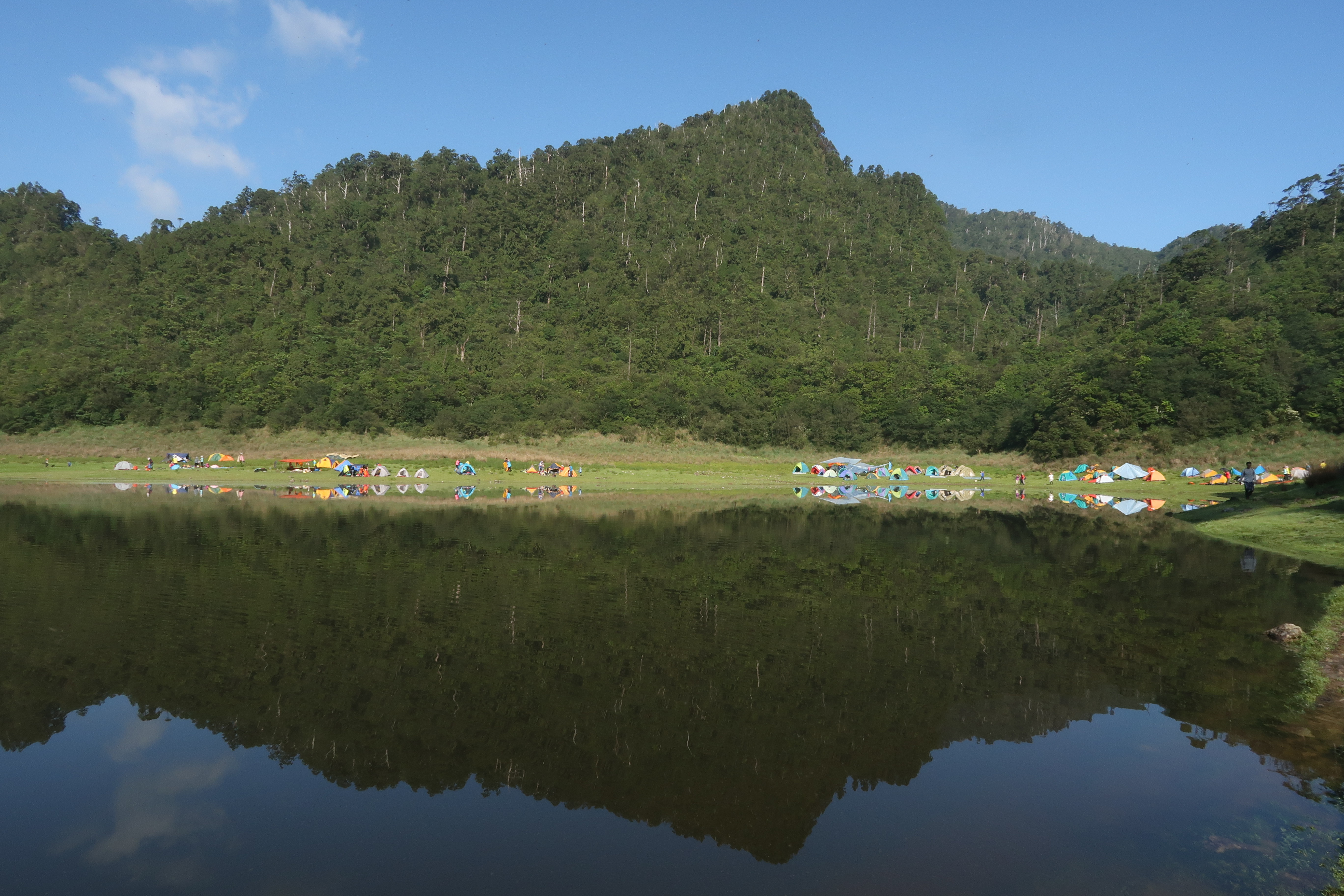 松蘿湖為美麗的中級山湖泊。