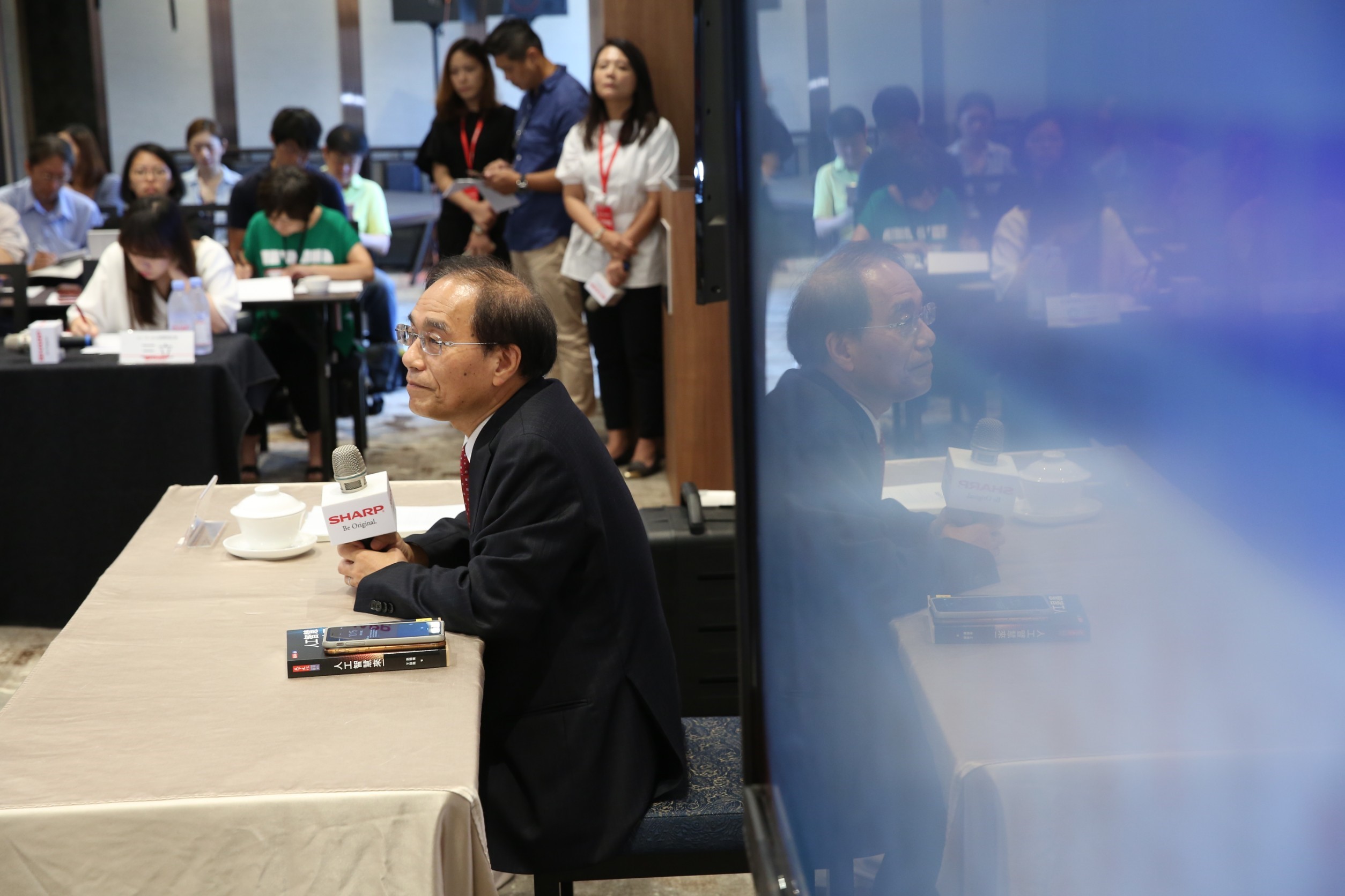 夏普社長戴正吳對於重回東證一部，是否辭社長作出回應。