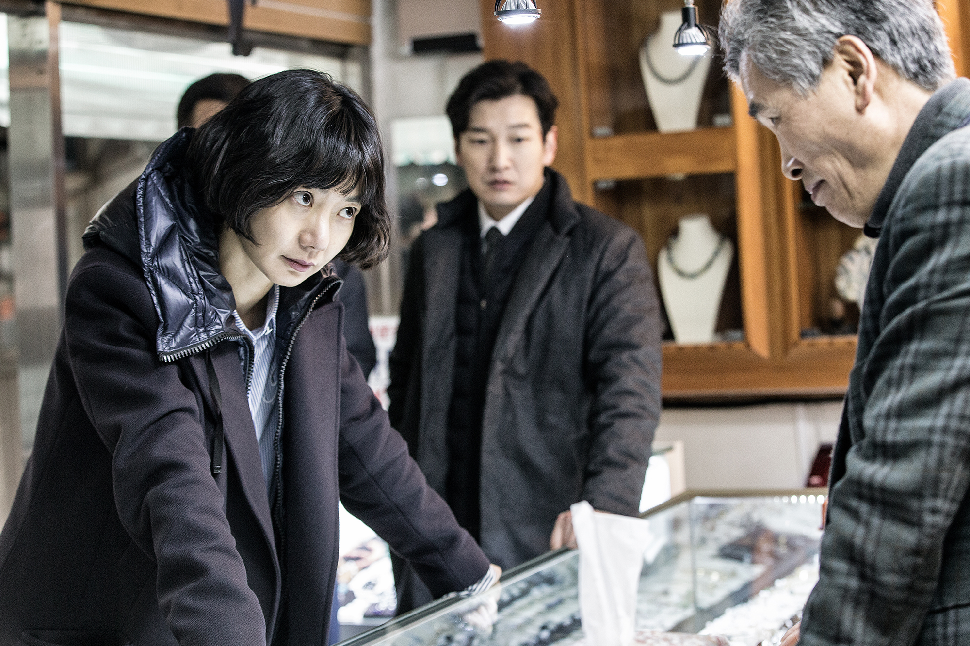 《秘密森林》不浪費任何敘事線,綿密佈線,最後痛快地撒網收魚,燒腦得痛快。(Netflix提供)