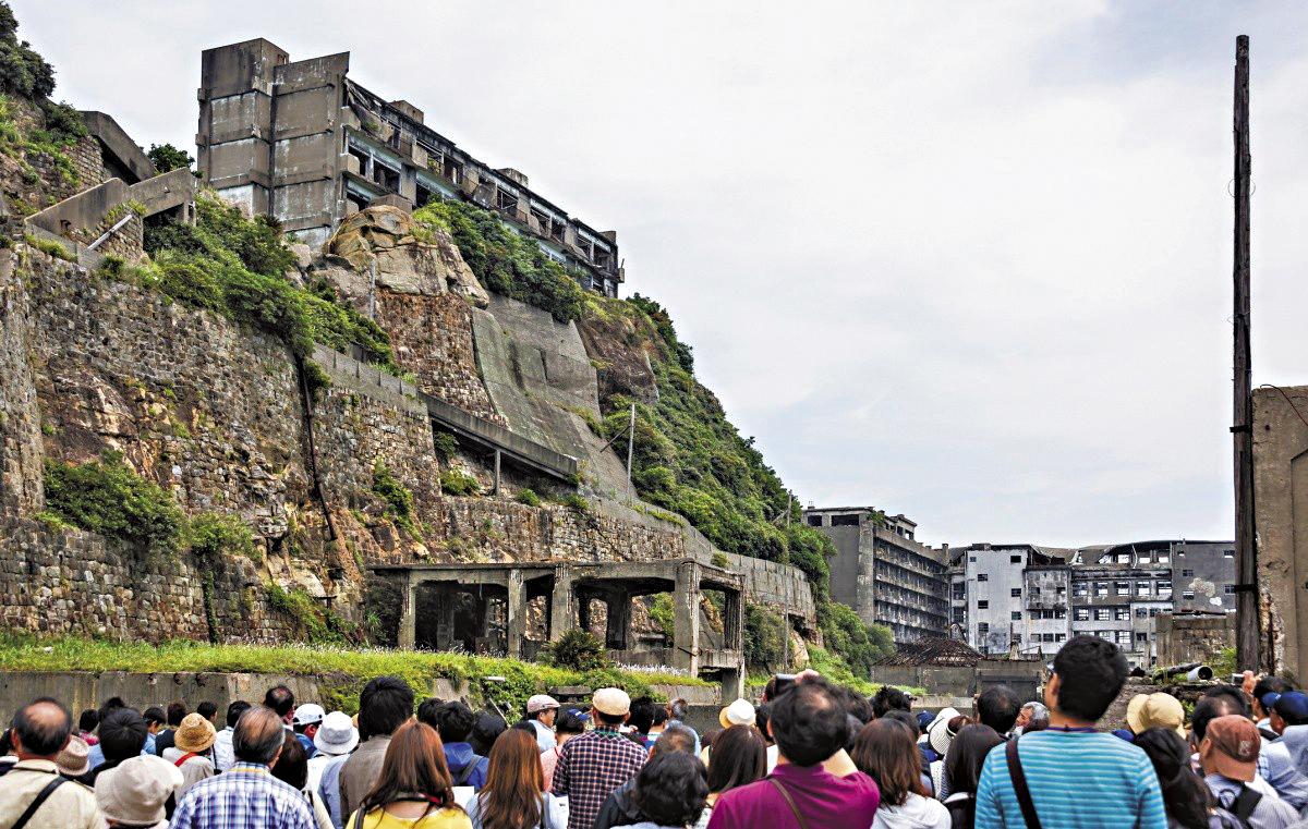 軍艦島目前已被列為世界文化遺產，並在日本政府推廣下，成為熱門觀光景點。（翻攝自網路）