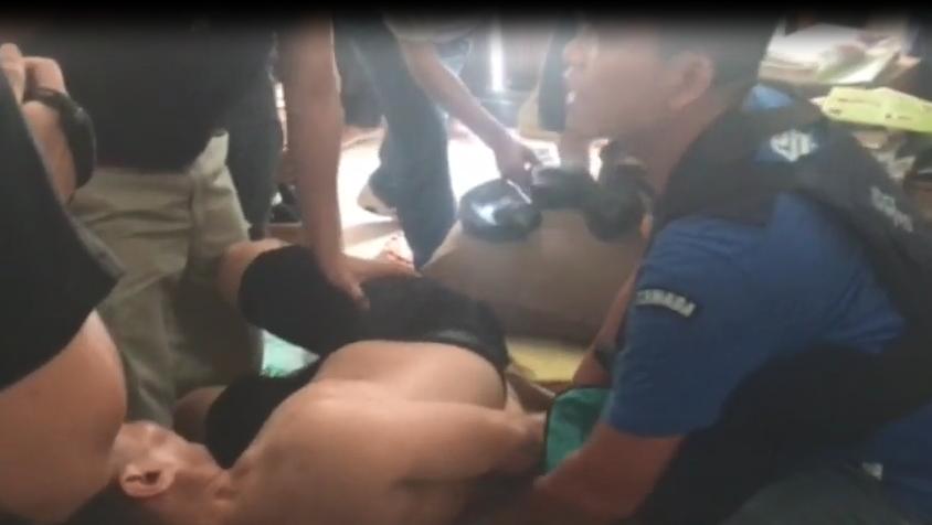 警方在大寮區一處民宅，逮捕槍擊案的最後2名嫌犯。