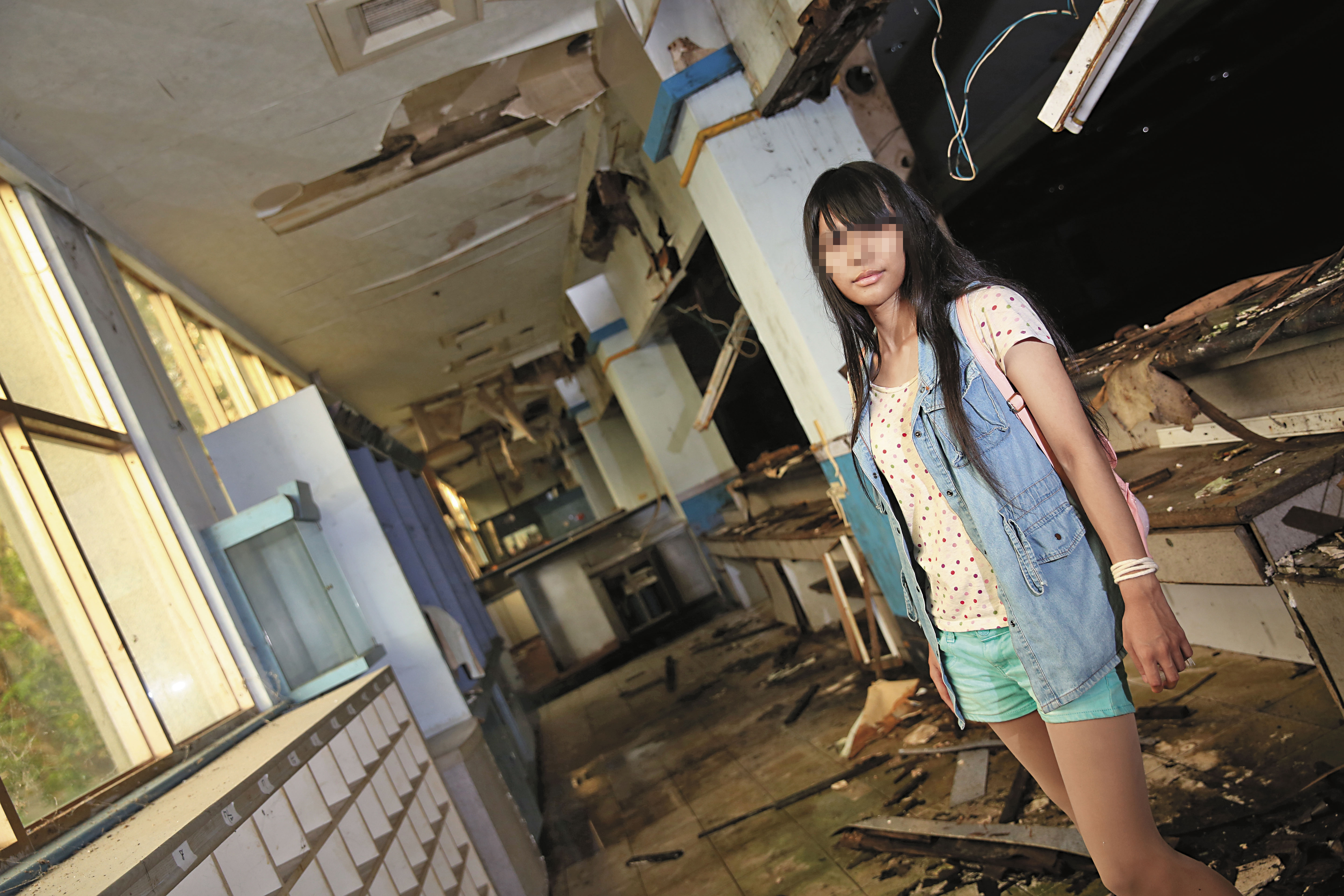 苗栗廢墟大衛營是雪娃制定的迷宮塔第5層，她左手的白繩是她所謂的魔法結界。