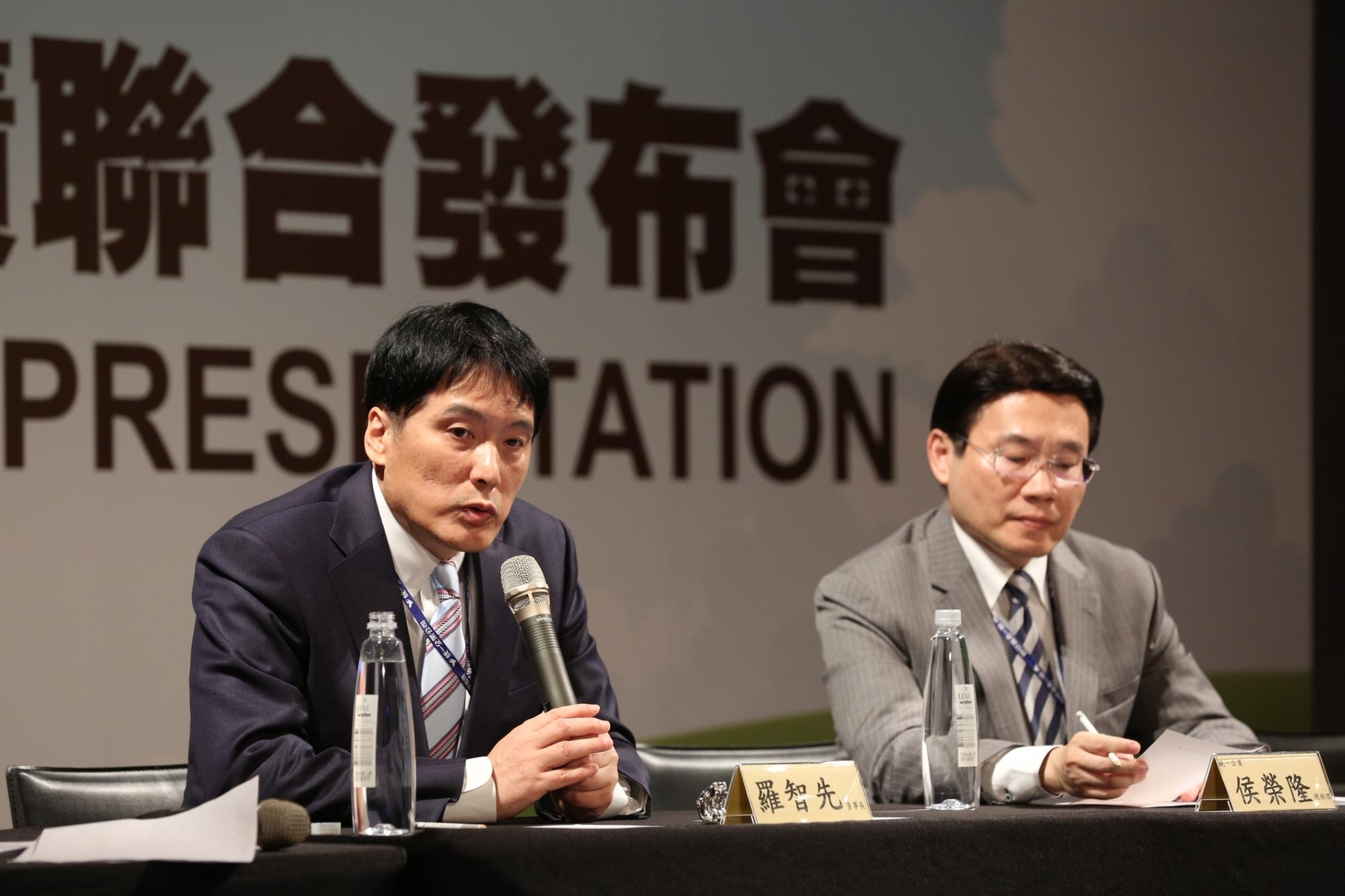 統一董事長羅智先11日率公司主管召開聯合法說會。
