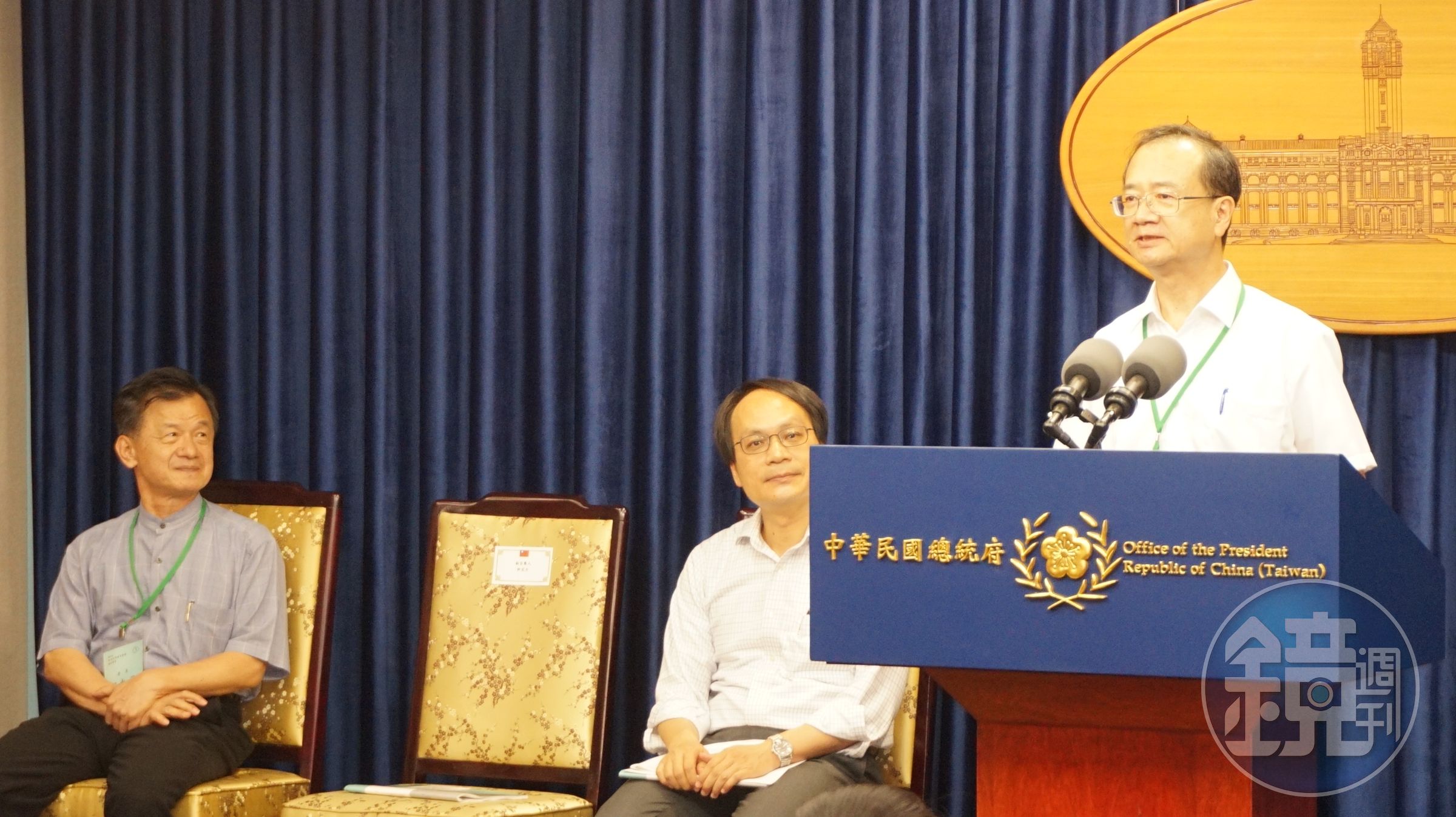 司改國是會議落幕，司法院長許宗力(右)表示，將優先推動人民參與審判法。