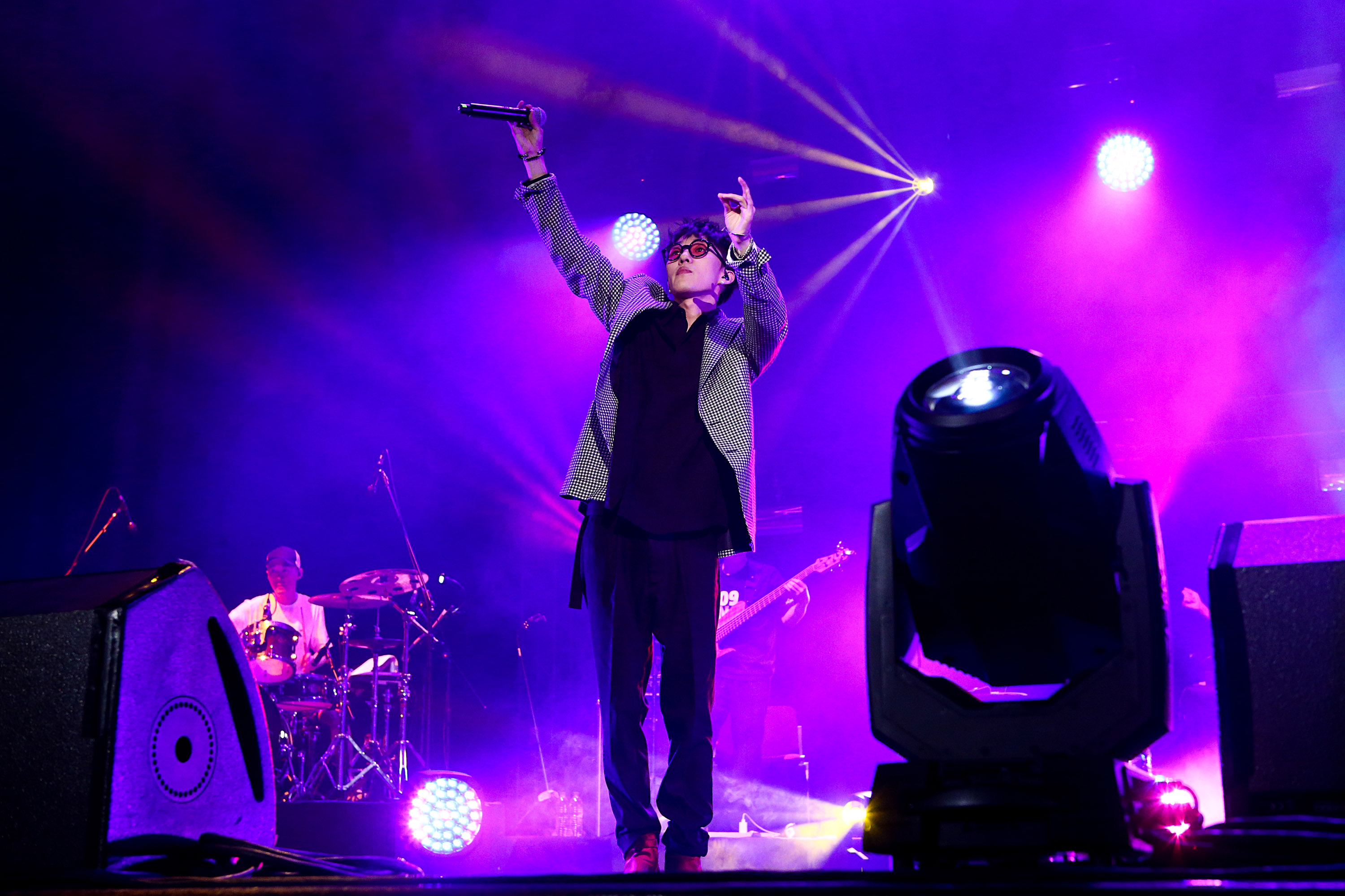 韓國音源強盜Zion.T首次台灣開唱，TICC幾近滿座，陶醉在他舞台魅力中。