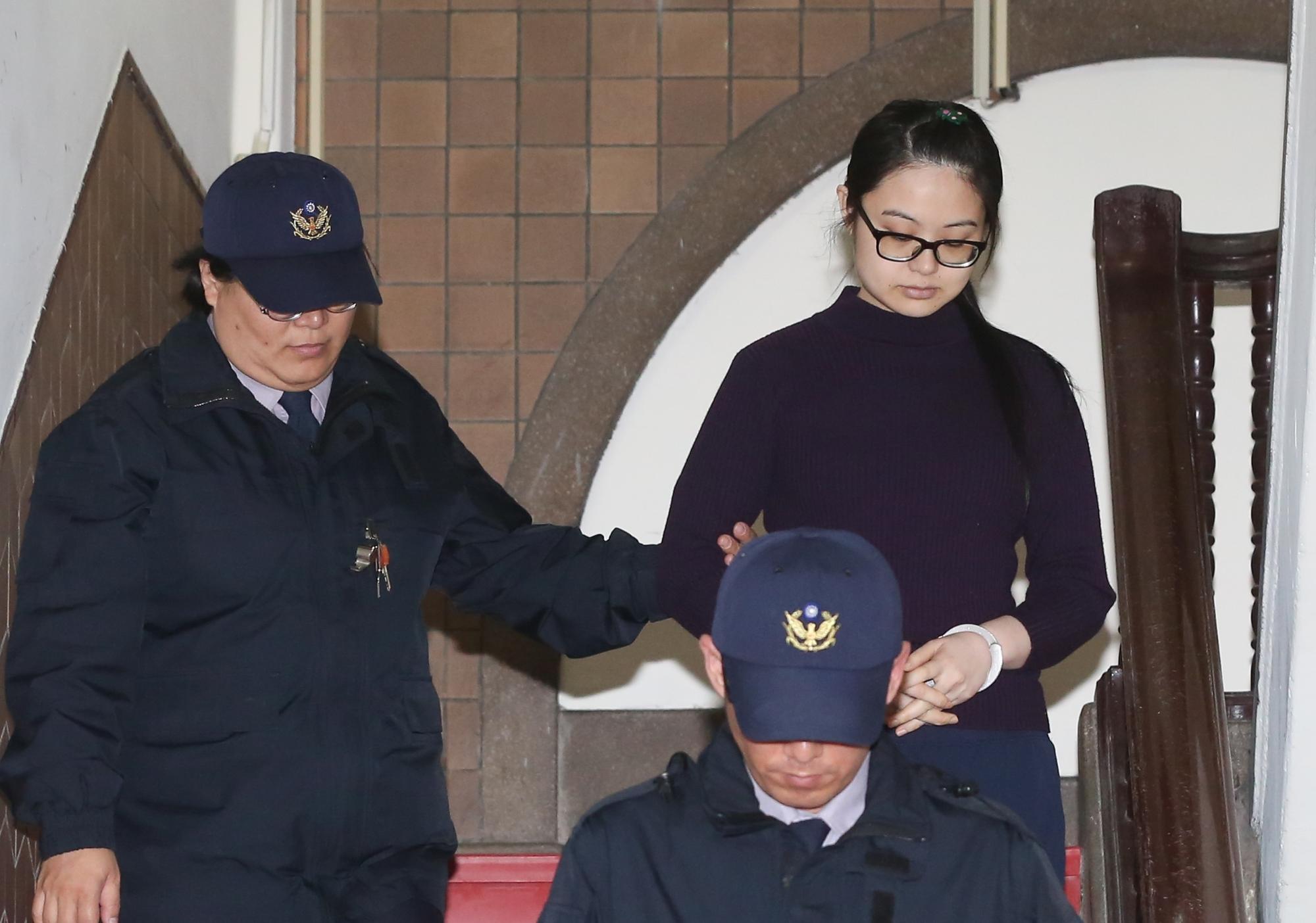 媽媽嘴咖啡雙屍案的被告謝依涵,因為沒人願承接相關業務,所以由法扶介入幫忙。