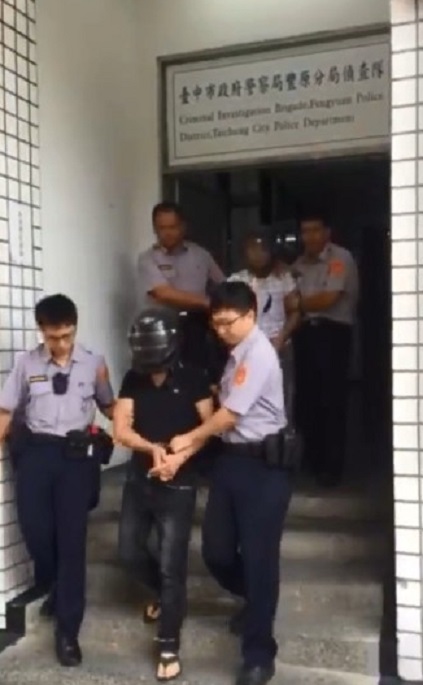 殺害越籍同事的主嫌鄧文俊投案後被移送地檢署偵辦。