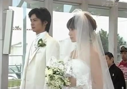 鈴木亞美去年7月閃電結婚、今年年初生子，對象是身價普通的圈外男子。（翻攝網路）
