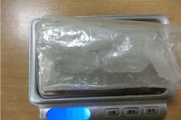 葛嫌等2男1女被搜出海洛因、安非他命、毒咖啡等各式毒品一批。