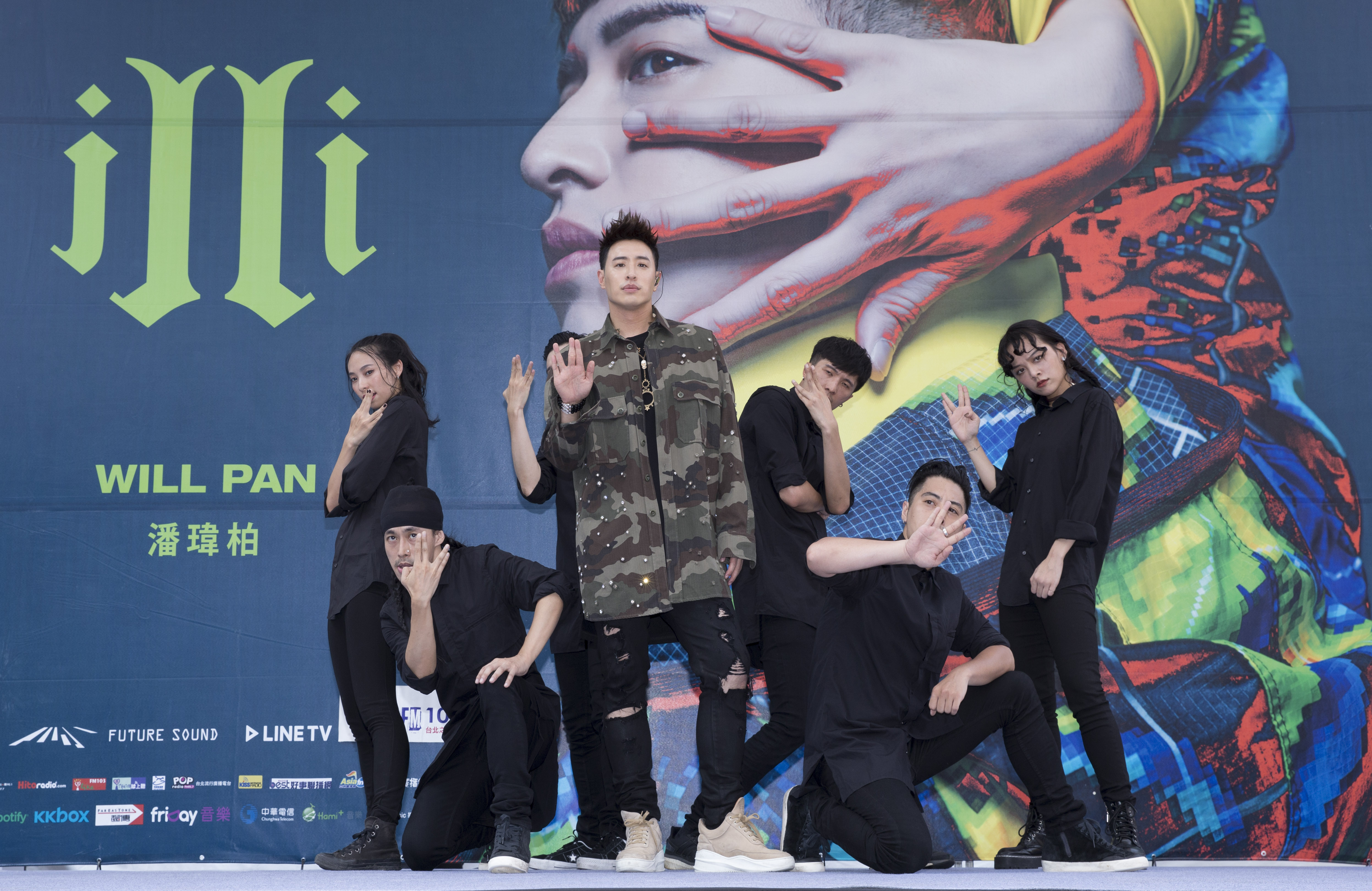 潘瑋柏風光辦完簽唱會就爆出抄襲爭議。（華納提供）