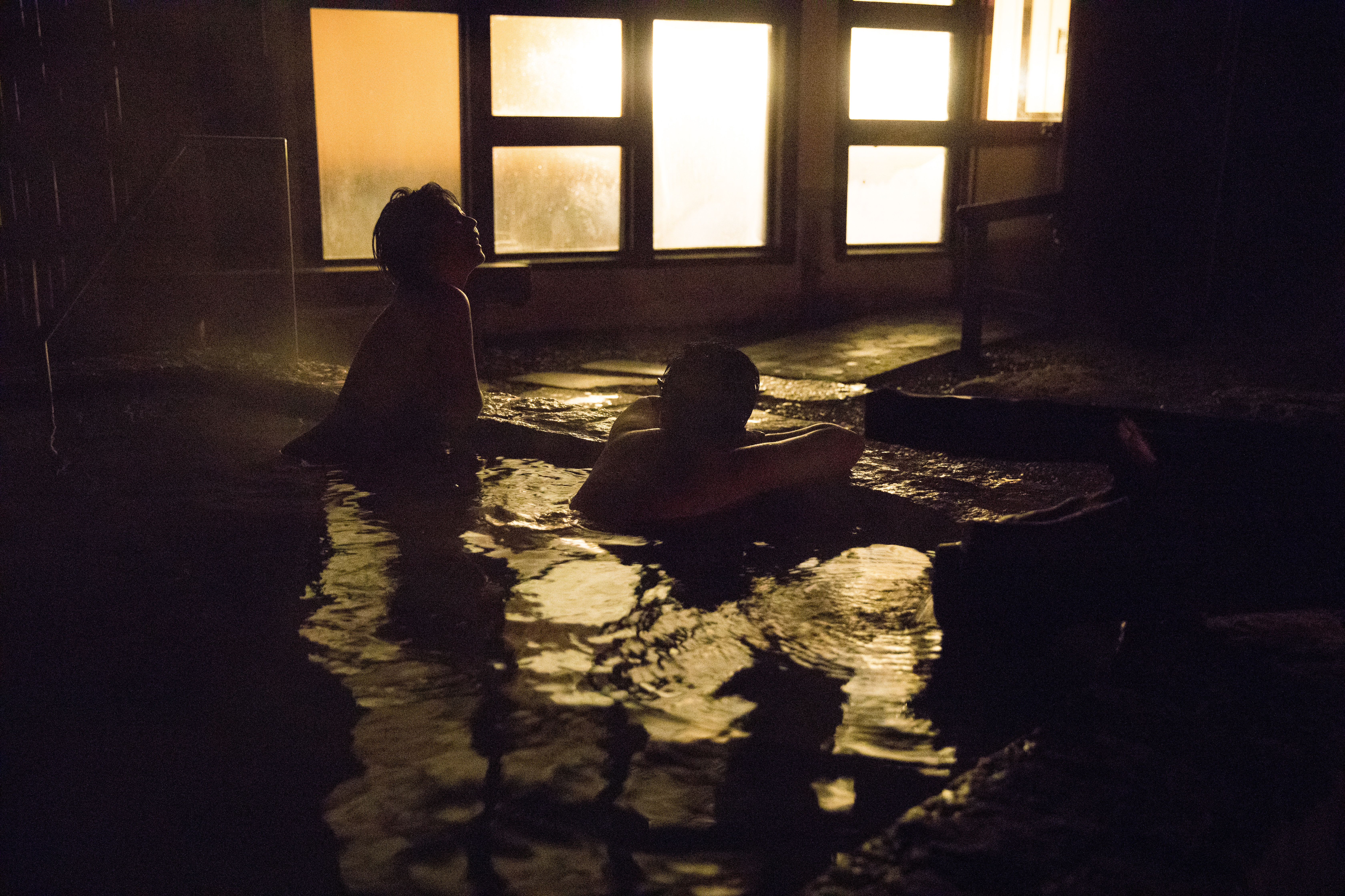 入住北海道海拔第二高的祕湯旅館，同事們全裸上陣，這些18禁的照片只能封存在我的硬碟裡。