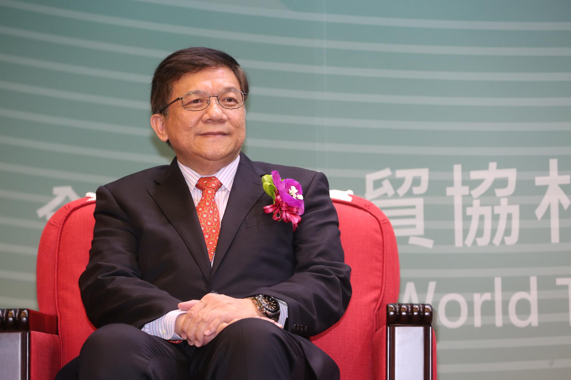 經濟部長李世光為大停電負責,口頭請辭獲准。