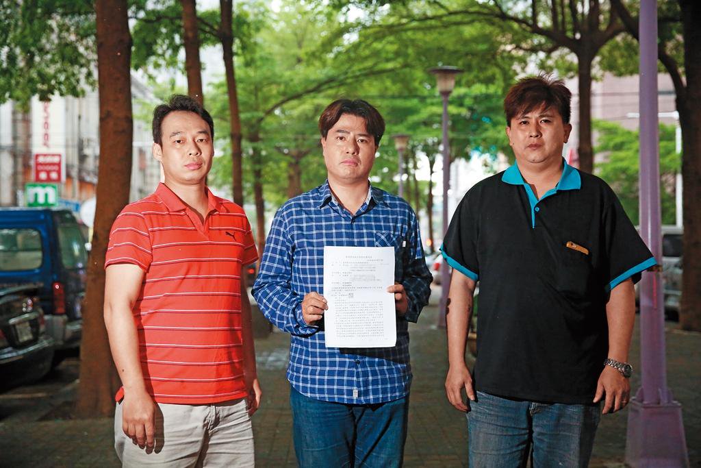 蔡家父子和技工家屬鍥而不捨,終讓法院還其清白。