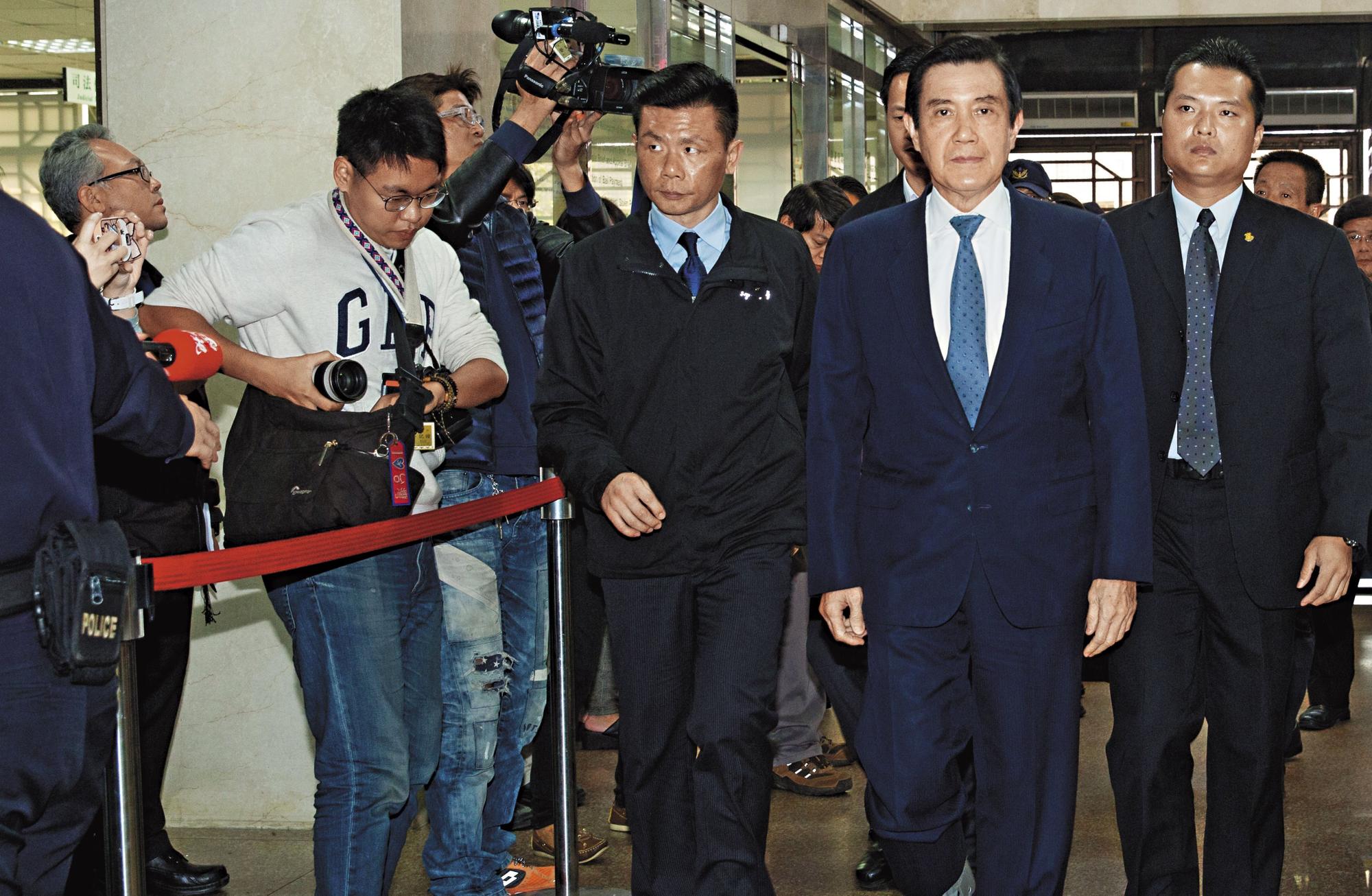 台北地檢署針對大巨蛋案,16日首度以被告身分傳喚前總統馬英九到案說明。