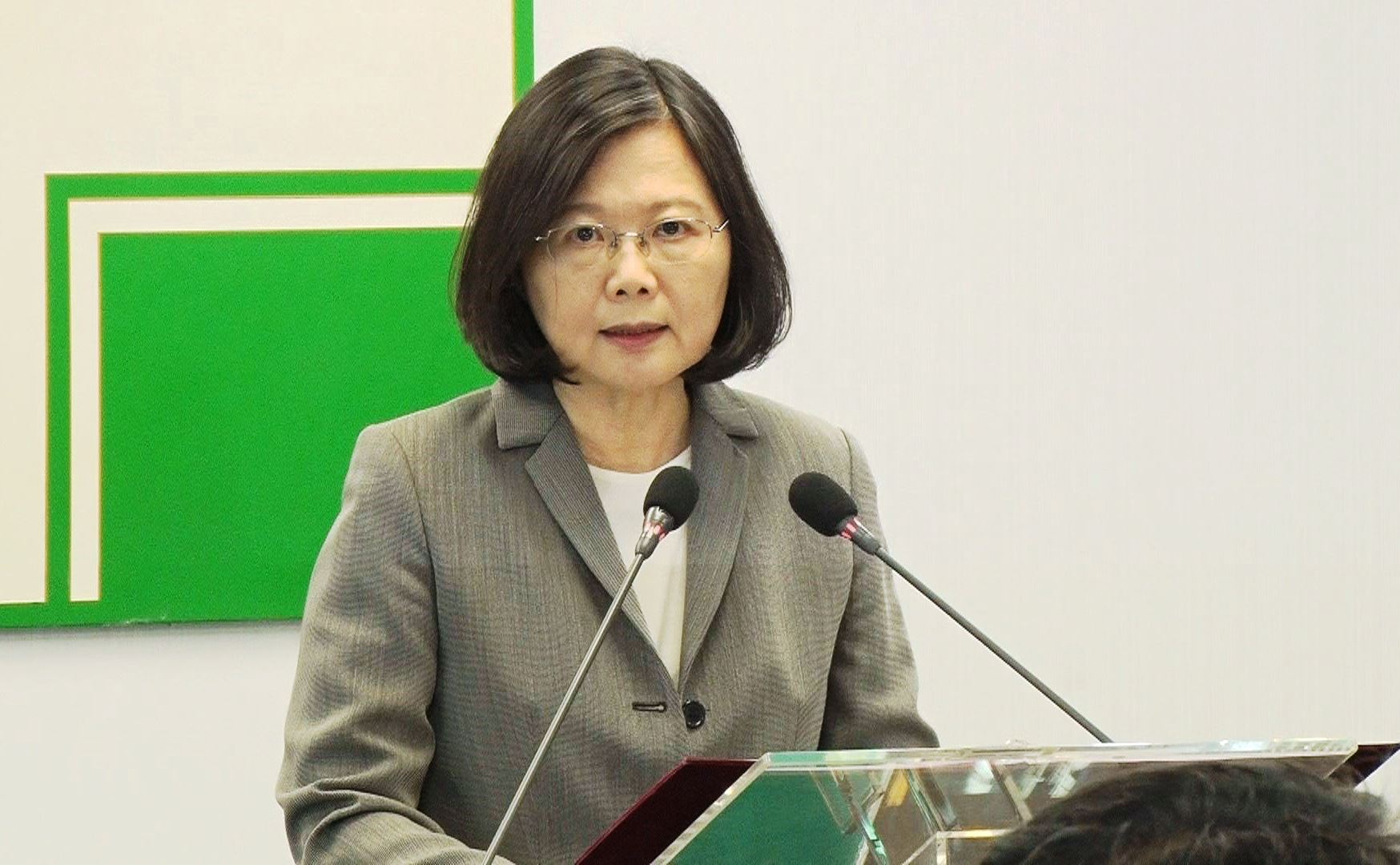 總統蔡英文今下午主持民進黨中常會前，特地為跳電事件公開道歉。