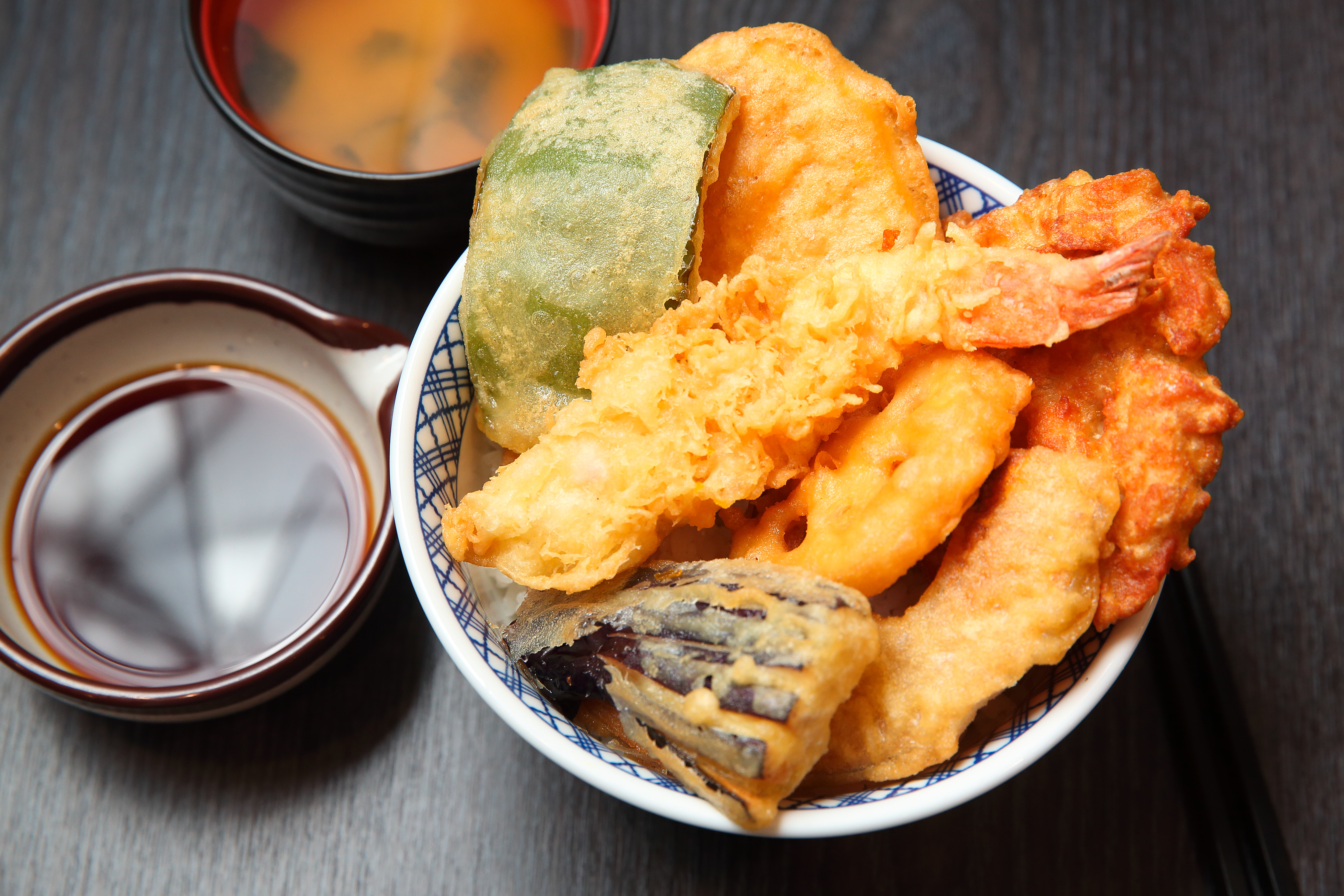 除了拉麵，今年Mr.拉麵也賣具台南風味的虱目魚天婦羅丼飯。（190元／碗）