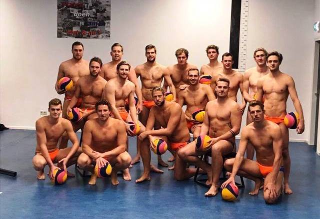 荷蘭水球代表隊選手個個都有「大肌肌」。(圖取自荷蘭水球球員Robin van Galen推特)