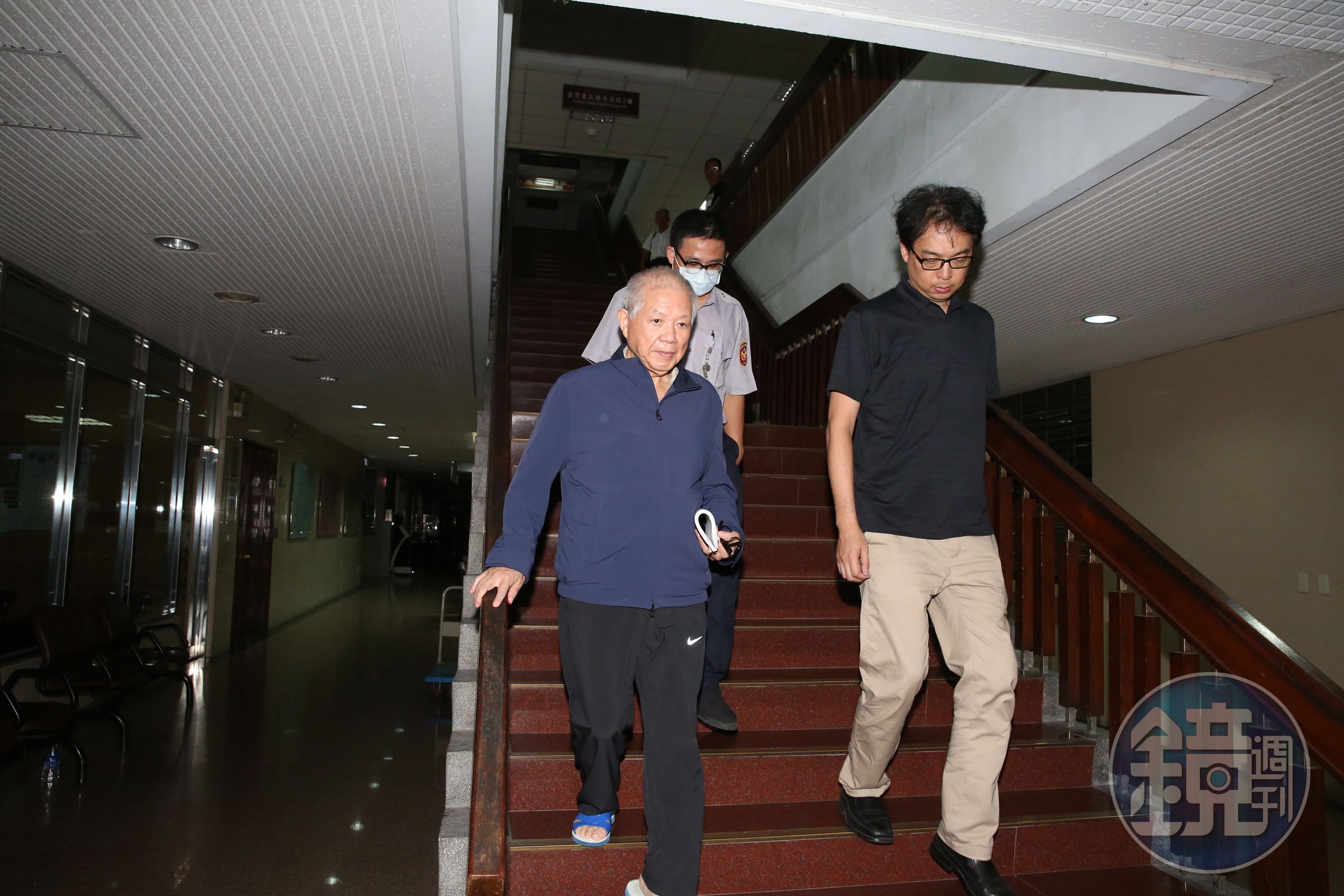 永豐金前董座何壽川（左）因三寶遭檢調求刑12年，並以4億元天價交保。