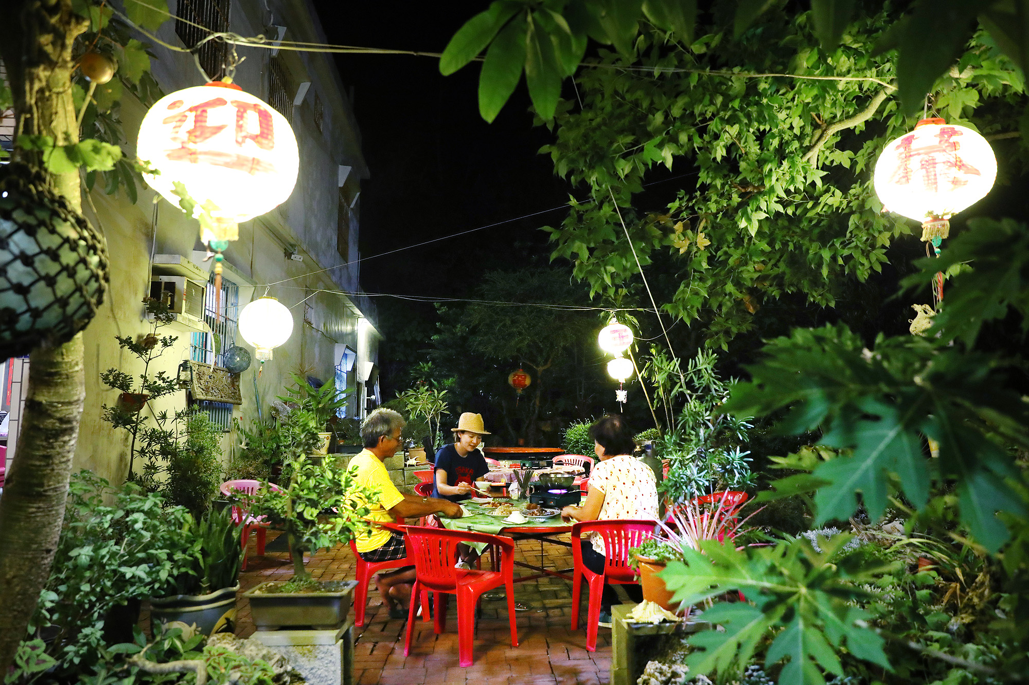 小琉球有好幾家隱藏在人煙稀少處的美食，騎車一不小心就容易錯過。