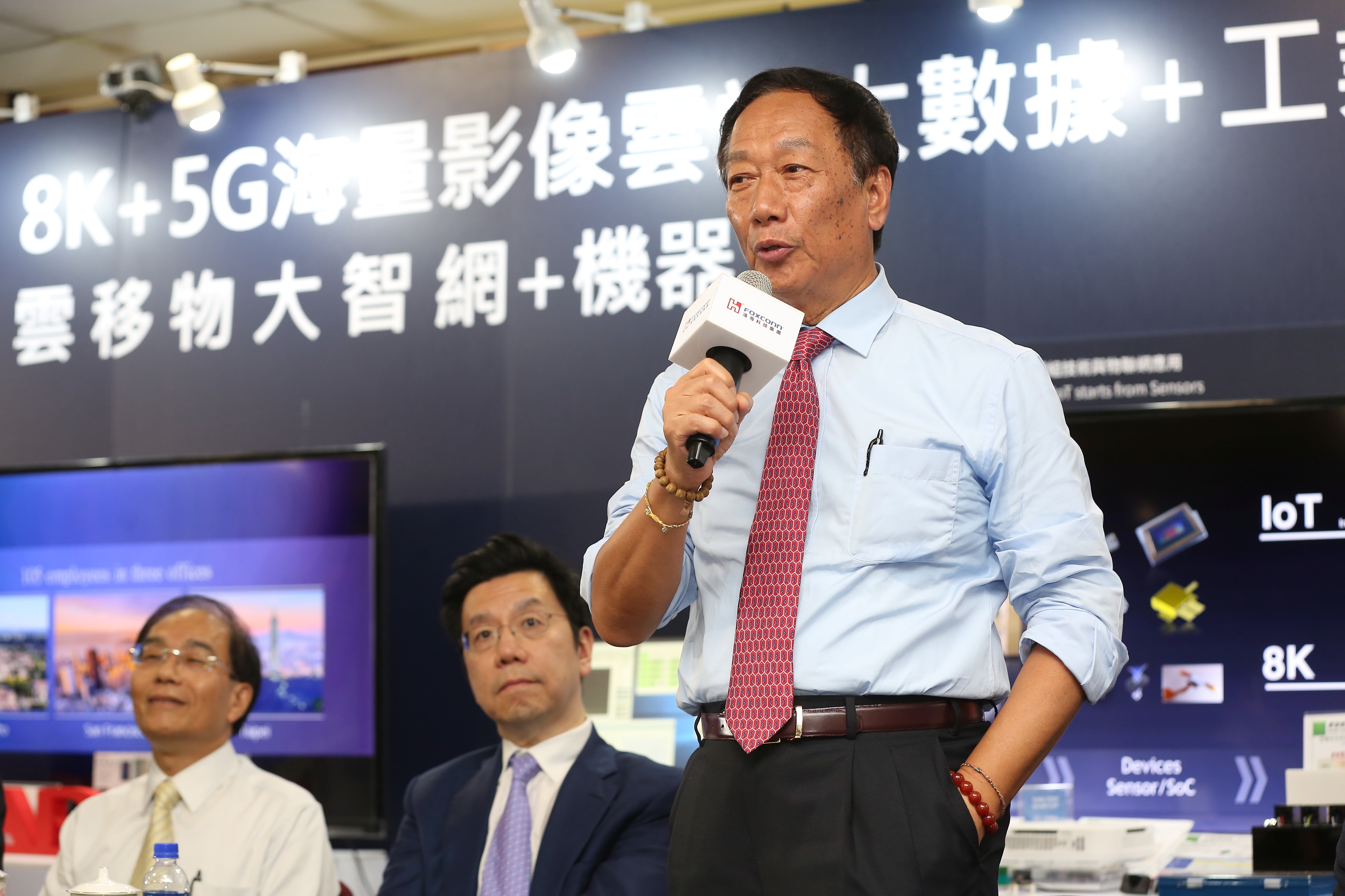 郭台銘赴美投資，威斯康辛州是第一站，他親赴威州與州長沃克簽約。（圖為資料照）