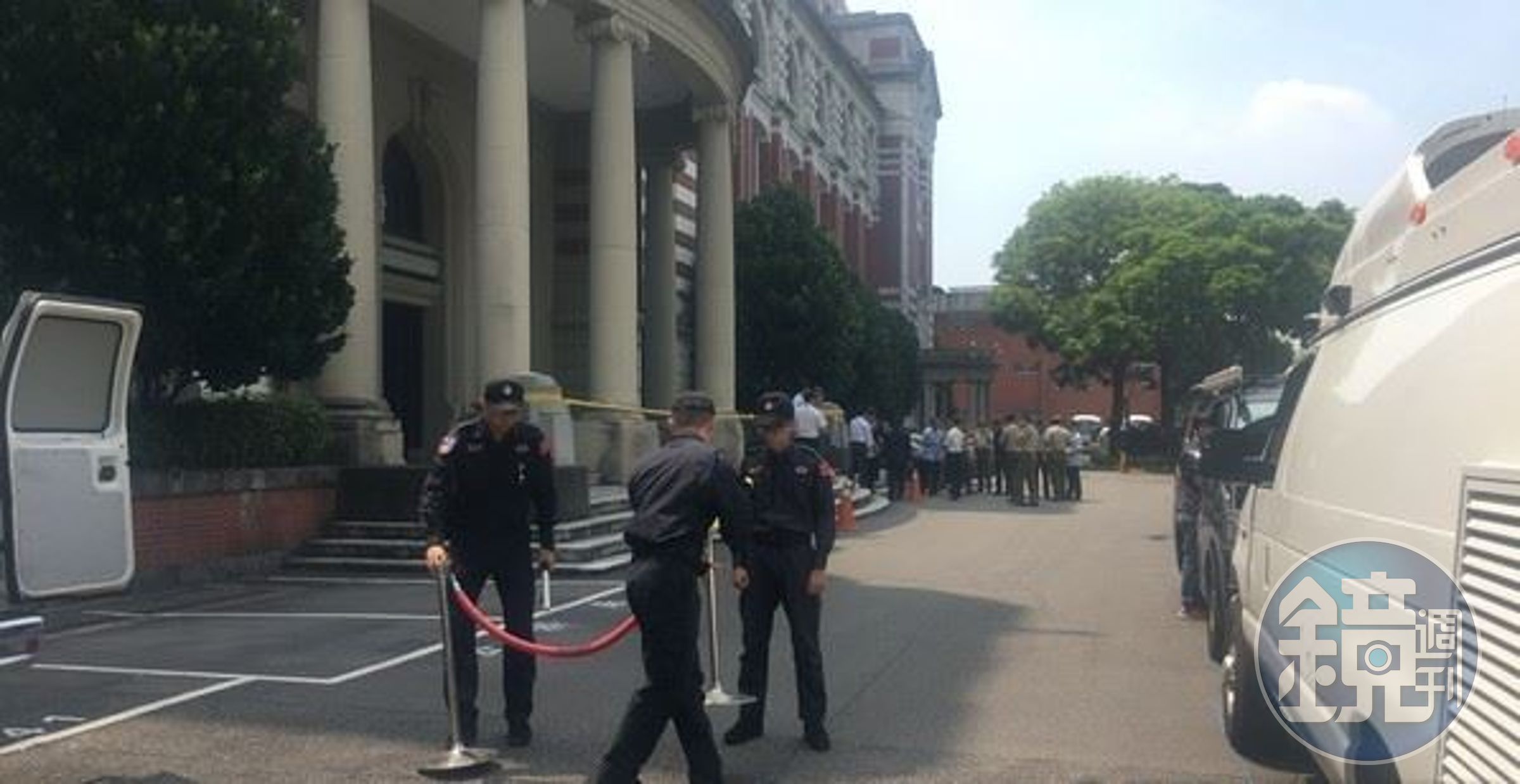 憲兵遭砍後，總統府周邊軍警也立即將維安再升高。