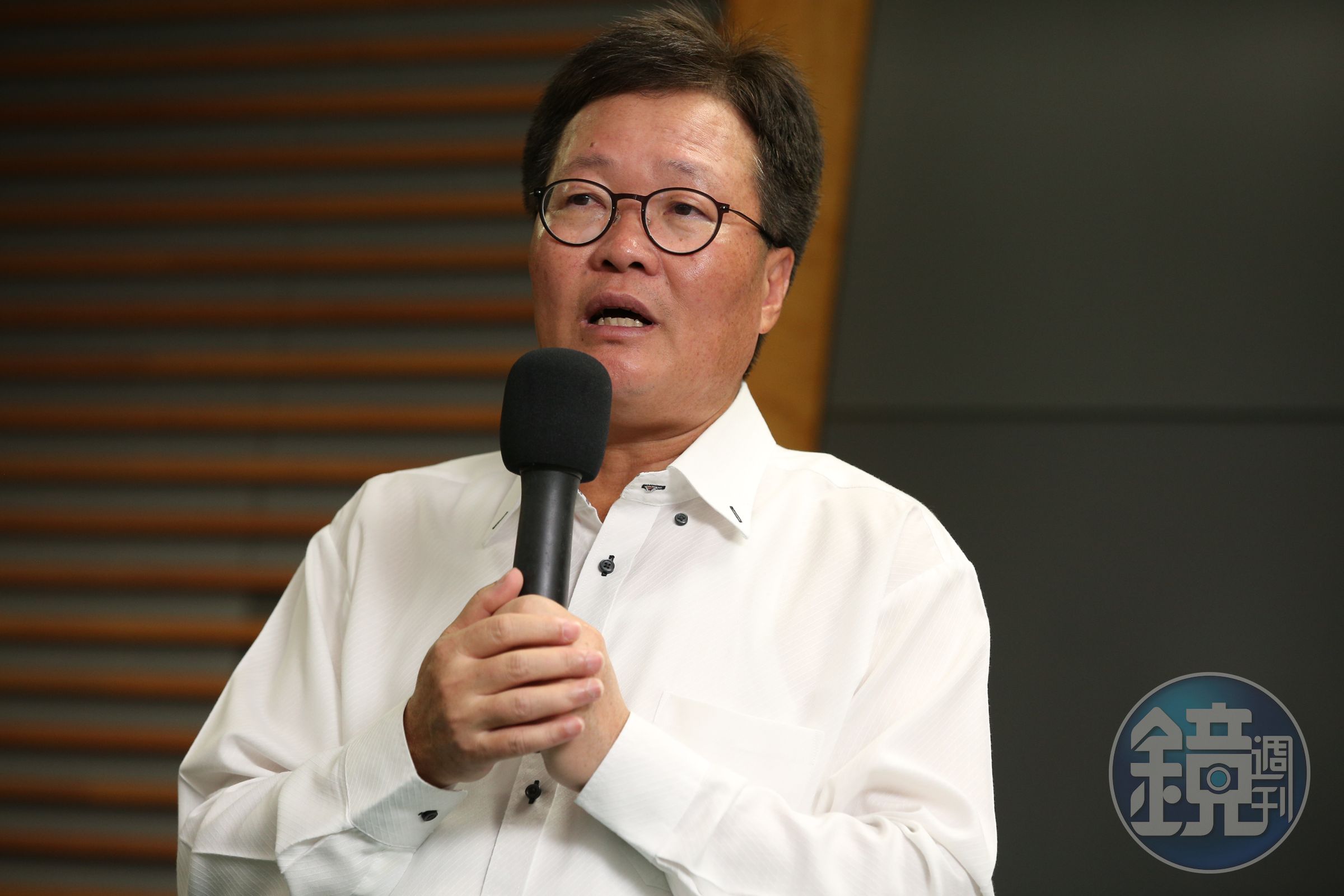 知情人士透露，當陳金德到政院時就知道已經「被請辭」，所以只能在會議上口頭請辭負責。