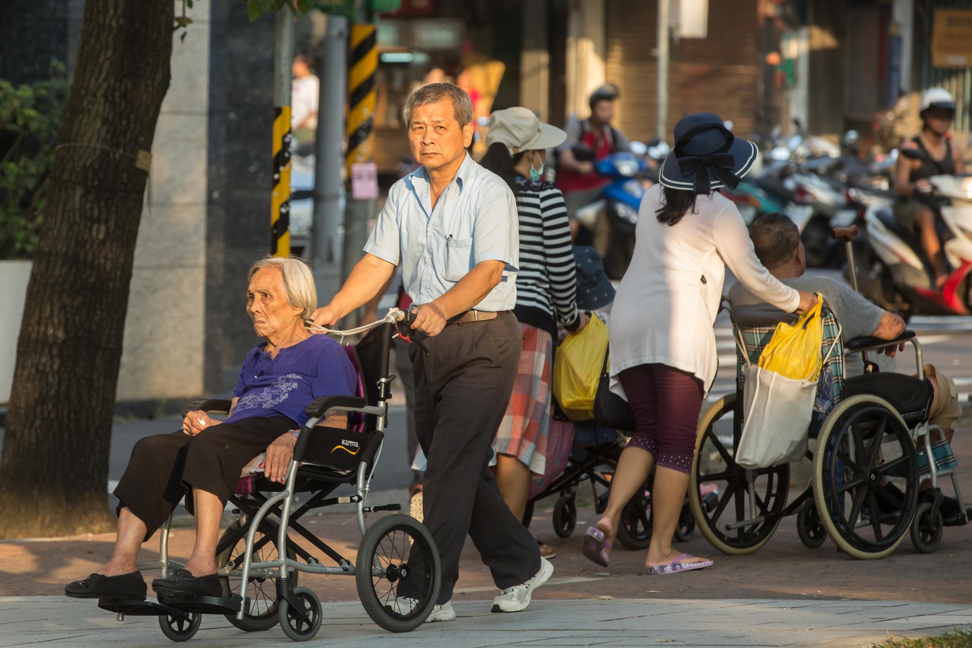 國保納保對象只要有繳保費，都可以在年滿65歲時請領老年年金。