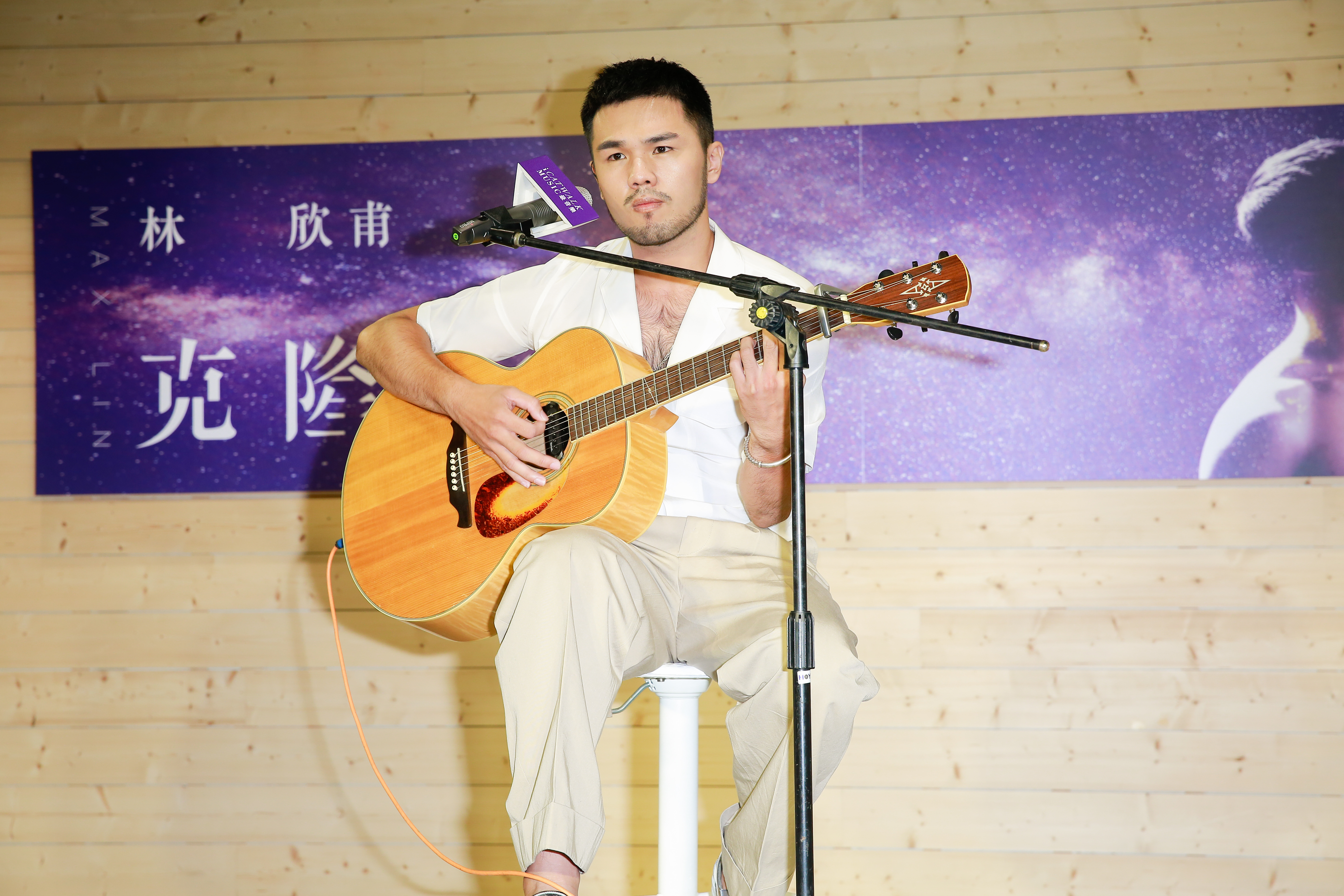 林欣甫發片，自彈自唱秀歌聲。
