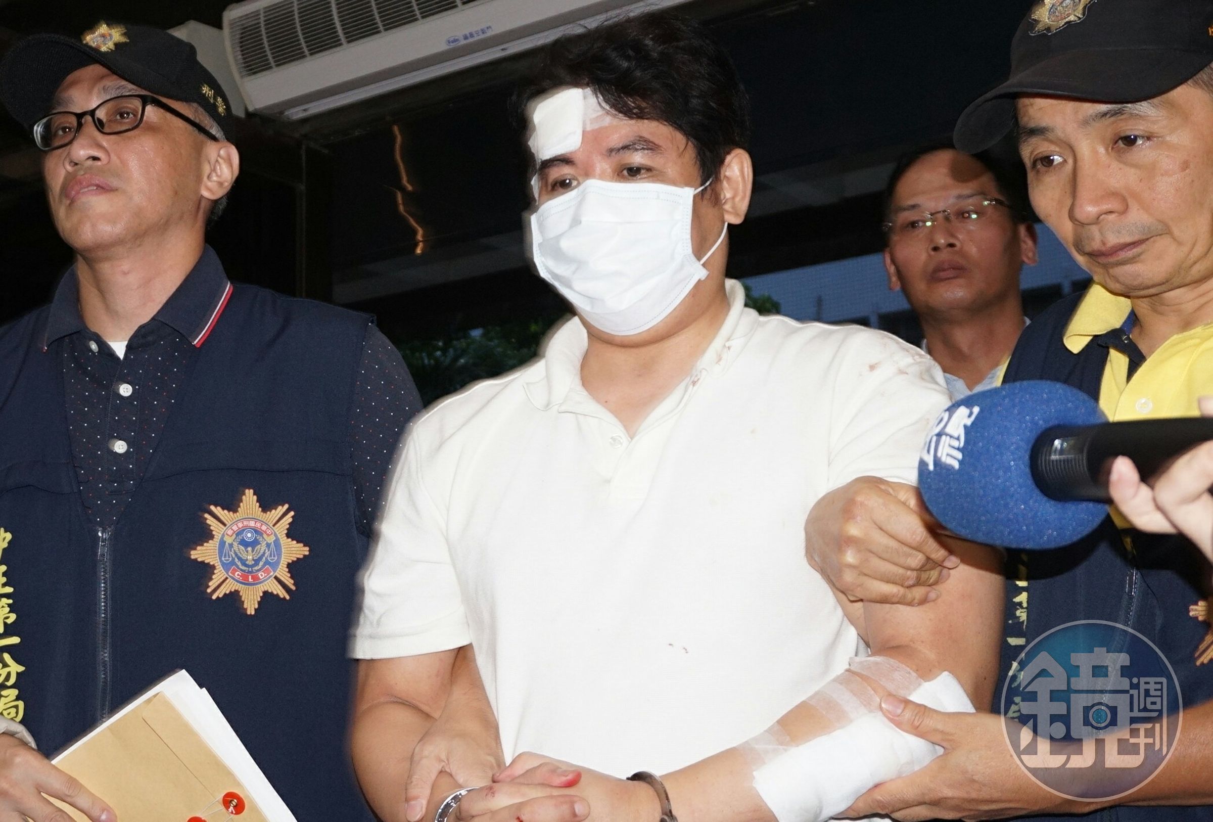 男子呂軍億竊武士刀後想到總統府升五星旗，砍傷1名憲兵，遭檢察官依涉殺人罪聲請羈押獲准。