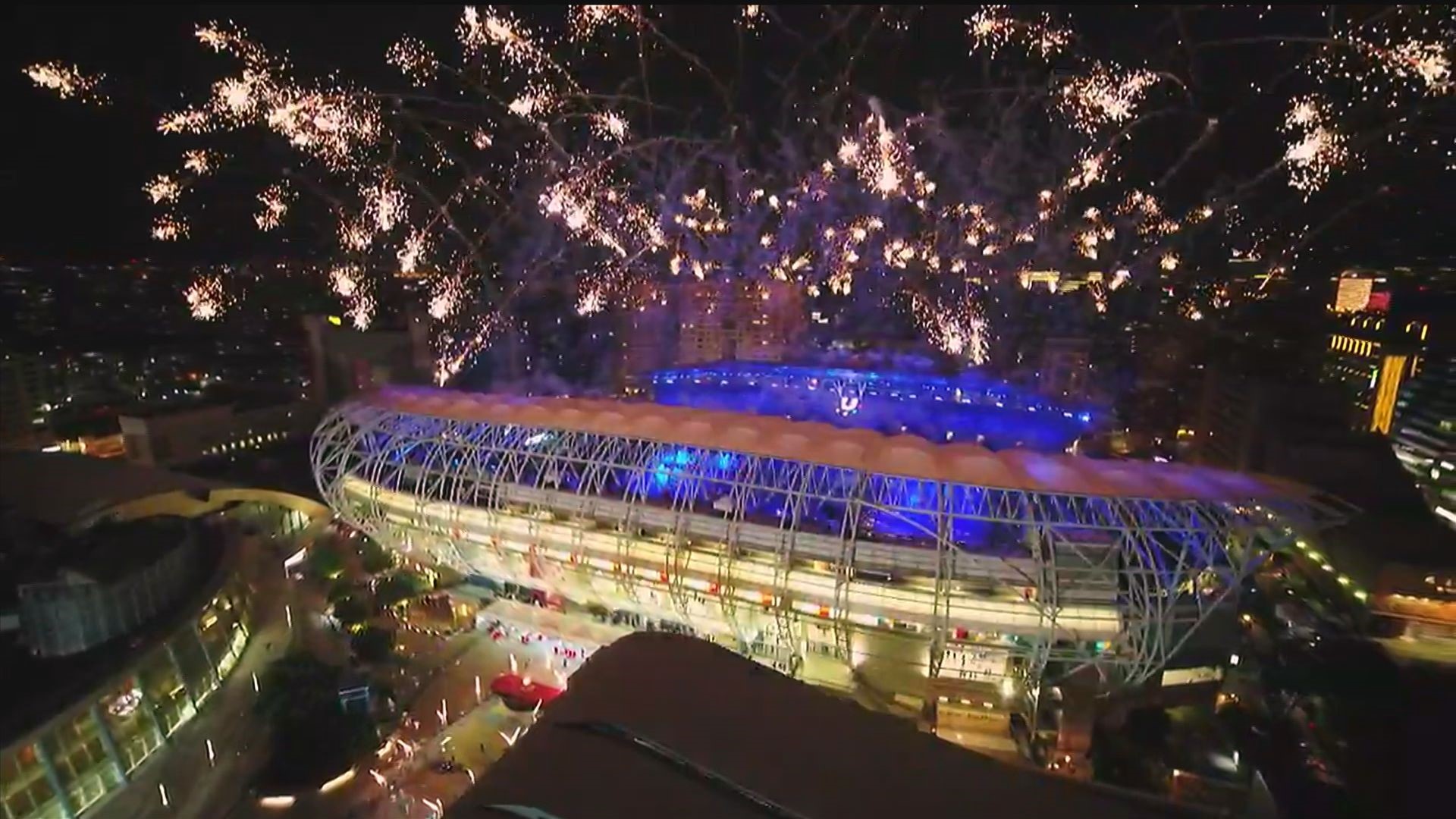 開幕式內容驚豔全球，煙火四射嗨翻全場。