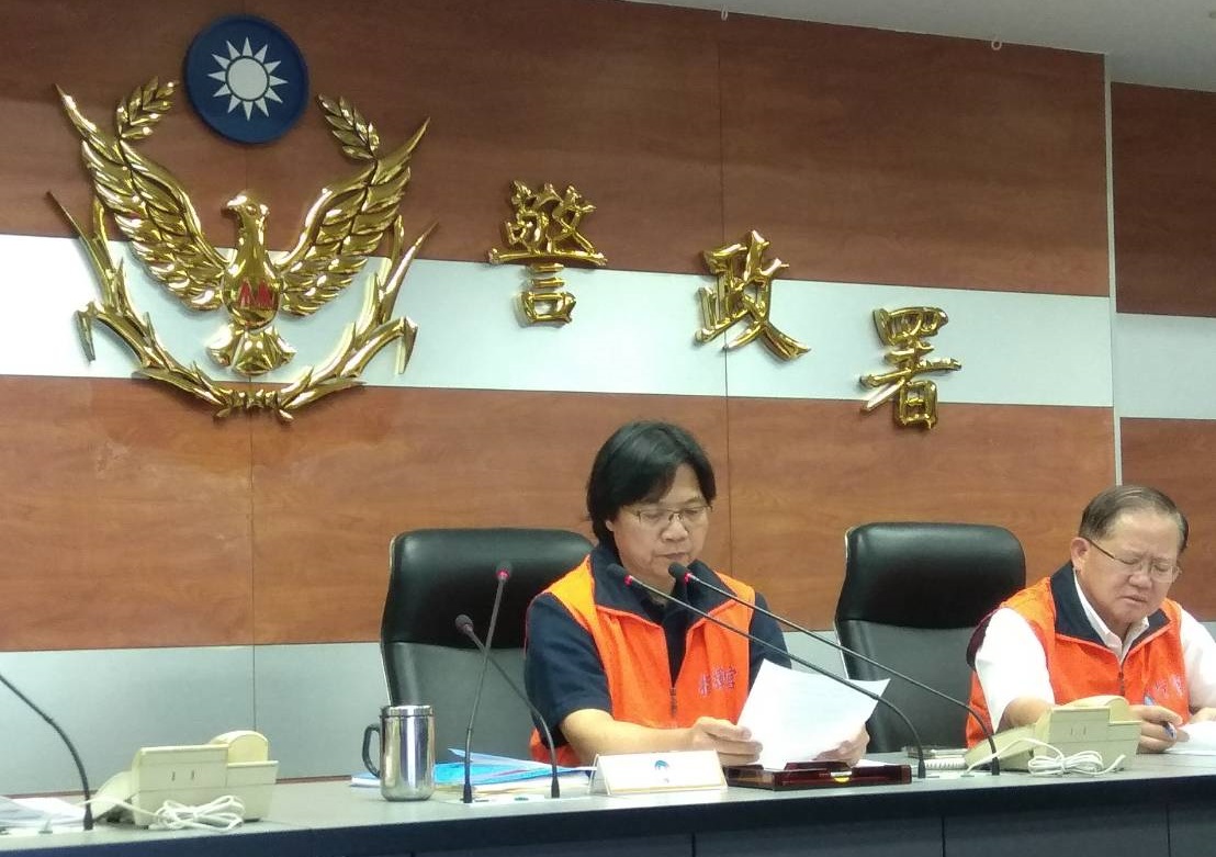 葉俊榮（左）強調世大運賽事必須順利進行。