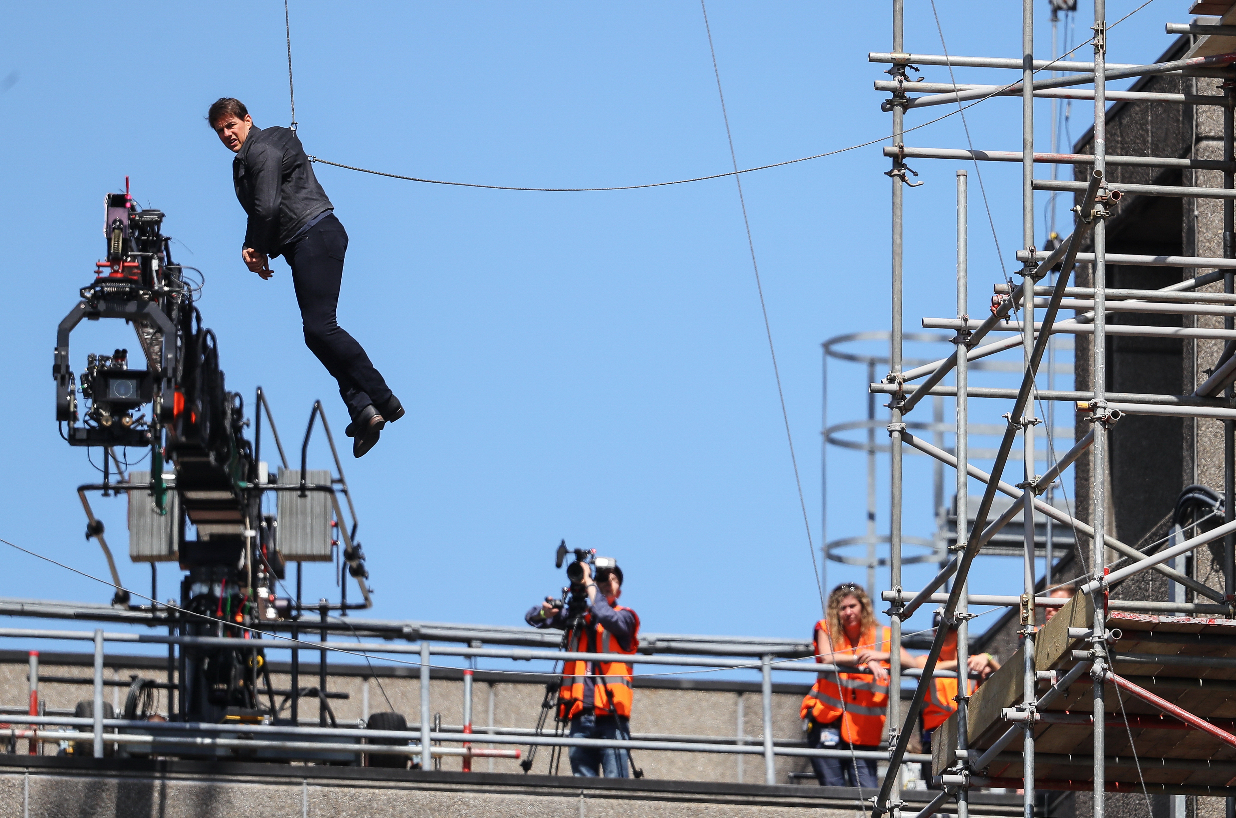 好萊塢明星湯姆克魯斯勇於挑戰自我，許多危險動作都親自上陣，日前拍攝《不可能的任務6》時卻不慎受傷。（東方IC）