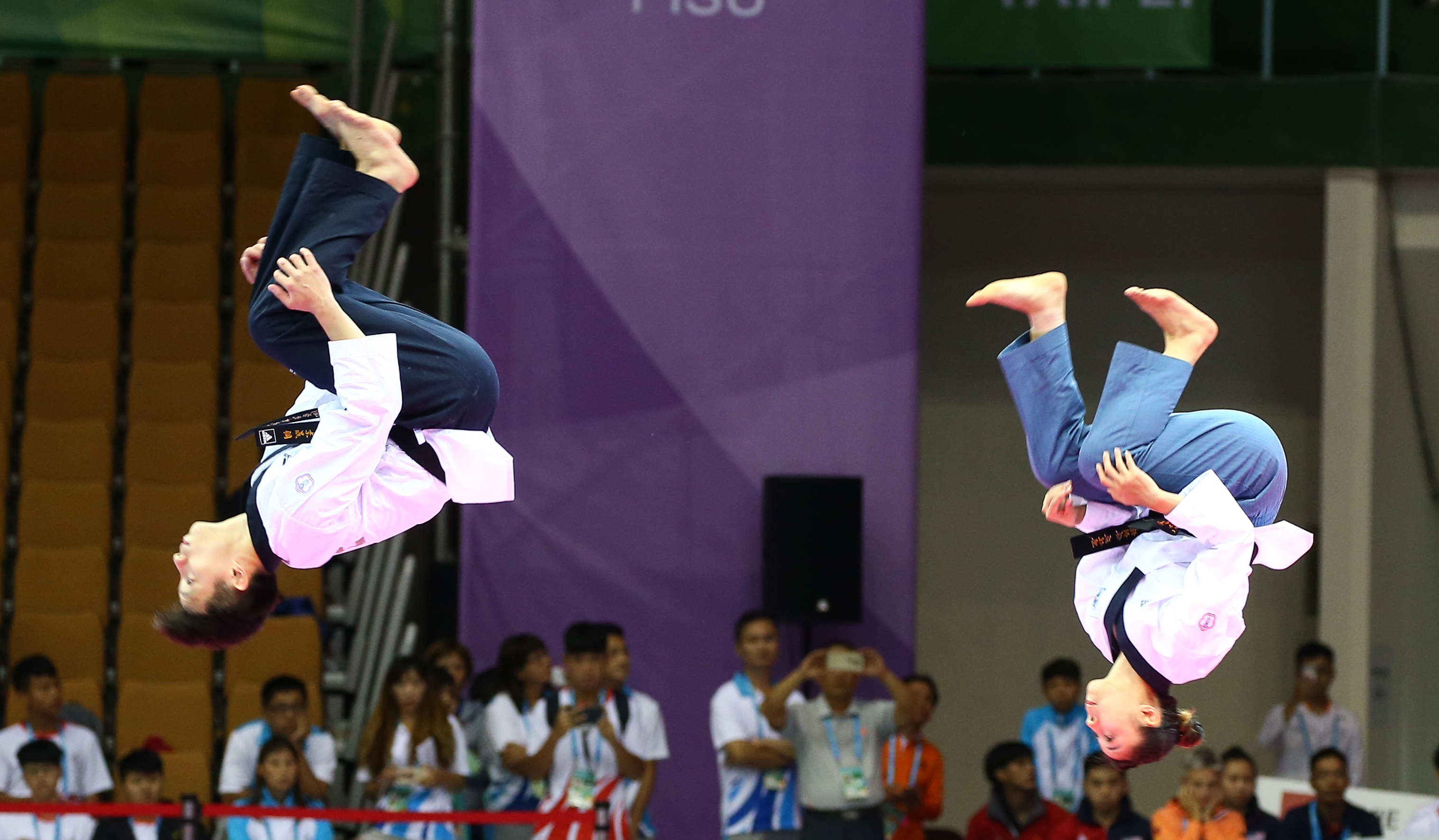 中華隊拳道品勢混雙李晟綱（左）及蘇佳恩（右）在決賽默契十足。