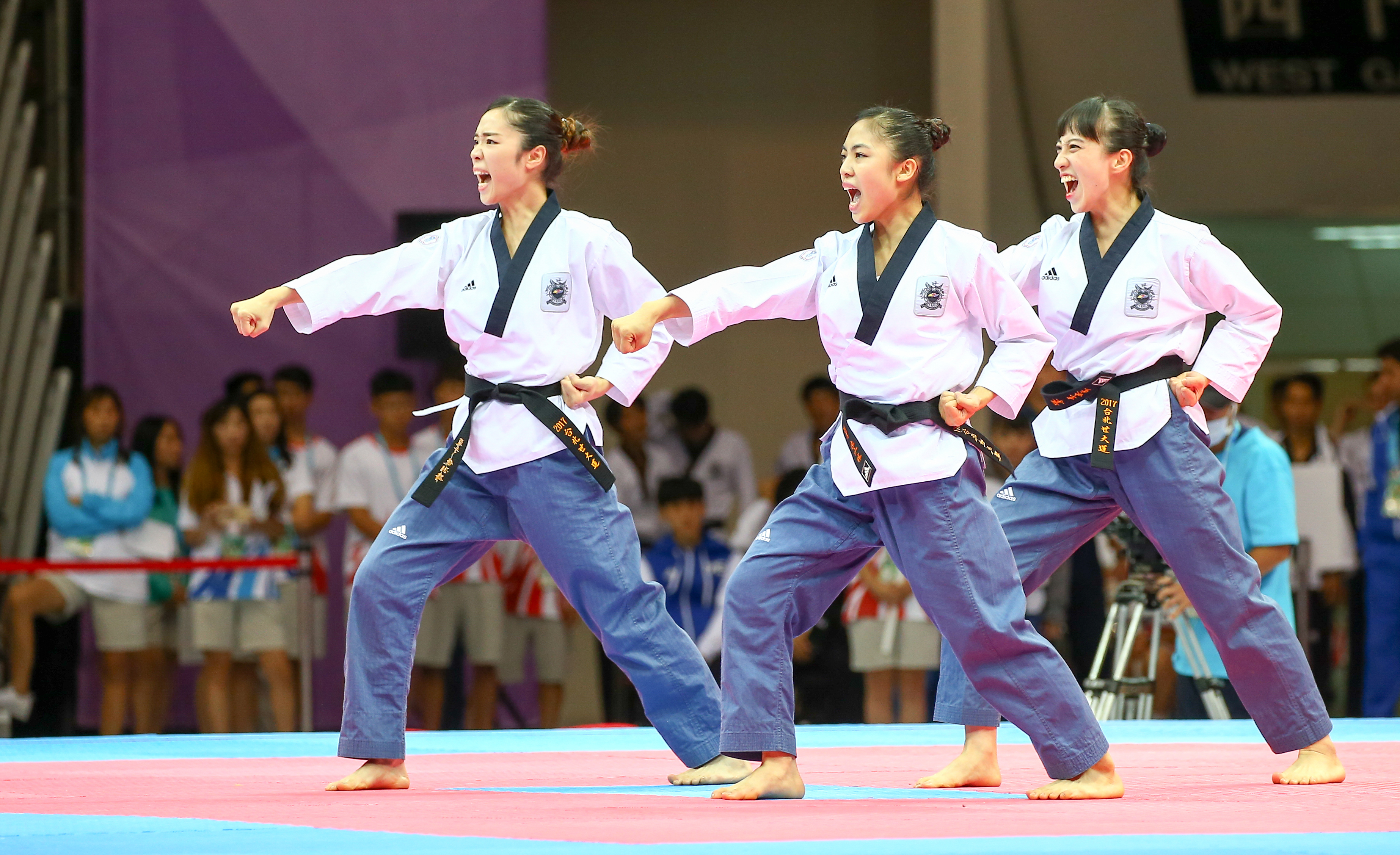 世大運跆拳道品勢女子團體賽中華隊陳湘婷（左起）、陳以瑄及李映萱。