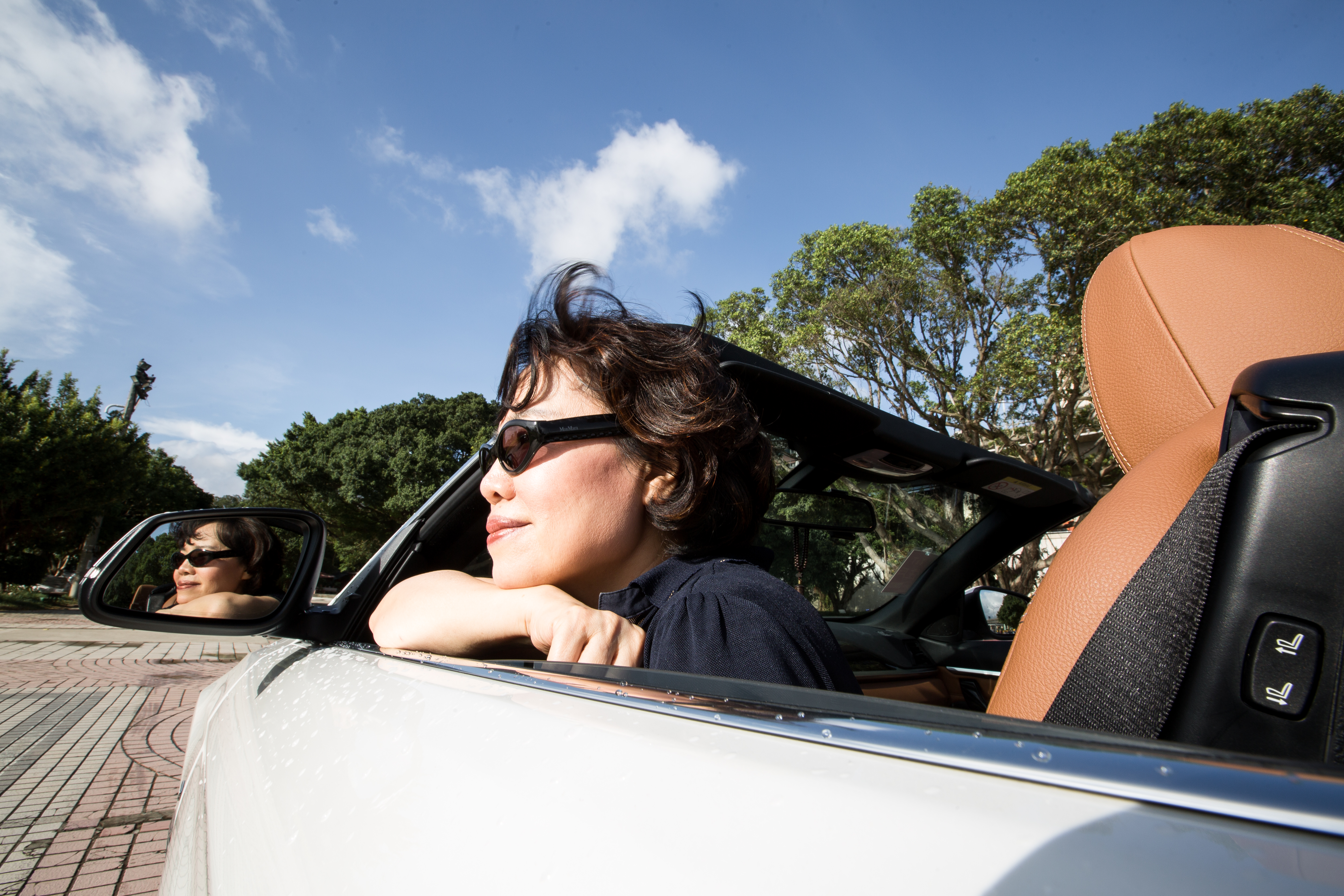 每當工作壓力大或心煩時，郭瓊英就會開車跑車上山散心。