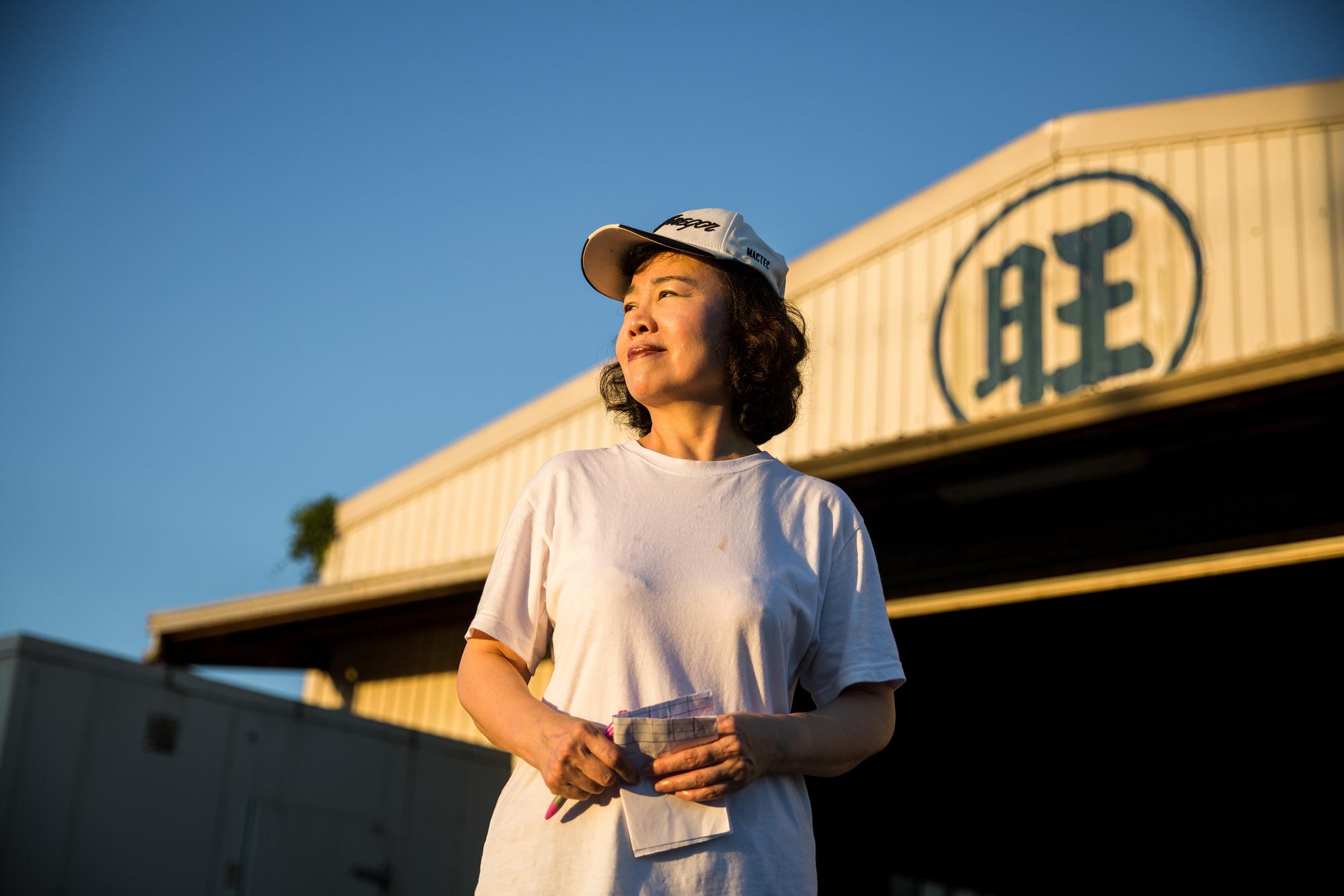 一手創辦旺生企業,郭瓊英一肩扛起鰻魚女王招牌。