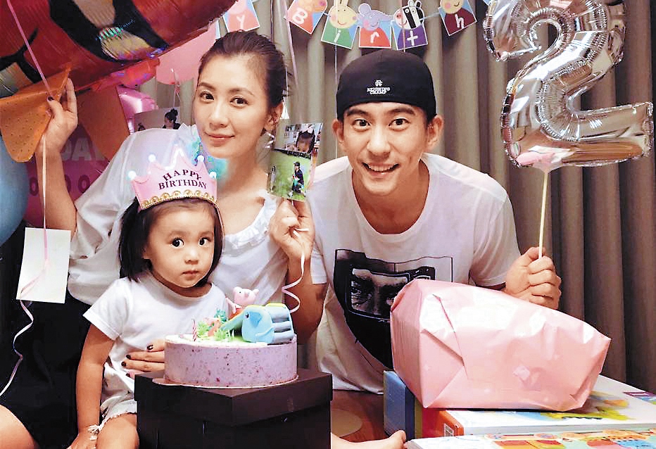 賈靜雯與修杰楷為女兒咘咘舉辦2歲生日派對。（翻攝自修杰楷臉書）