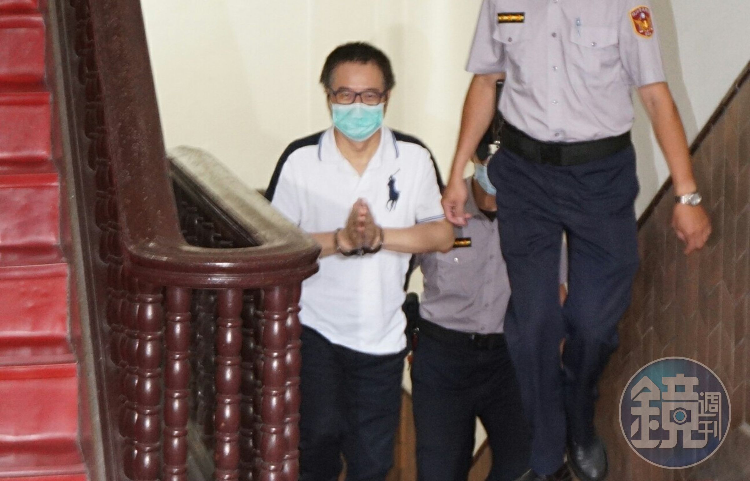 前立委蔡正元因涉及挪用中影公款3.7億元遭收押禁見，今至高院出庭，強調是擋人財路遭陷害。