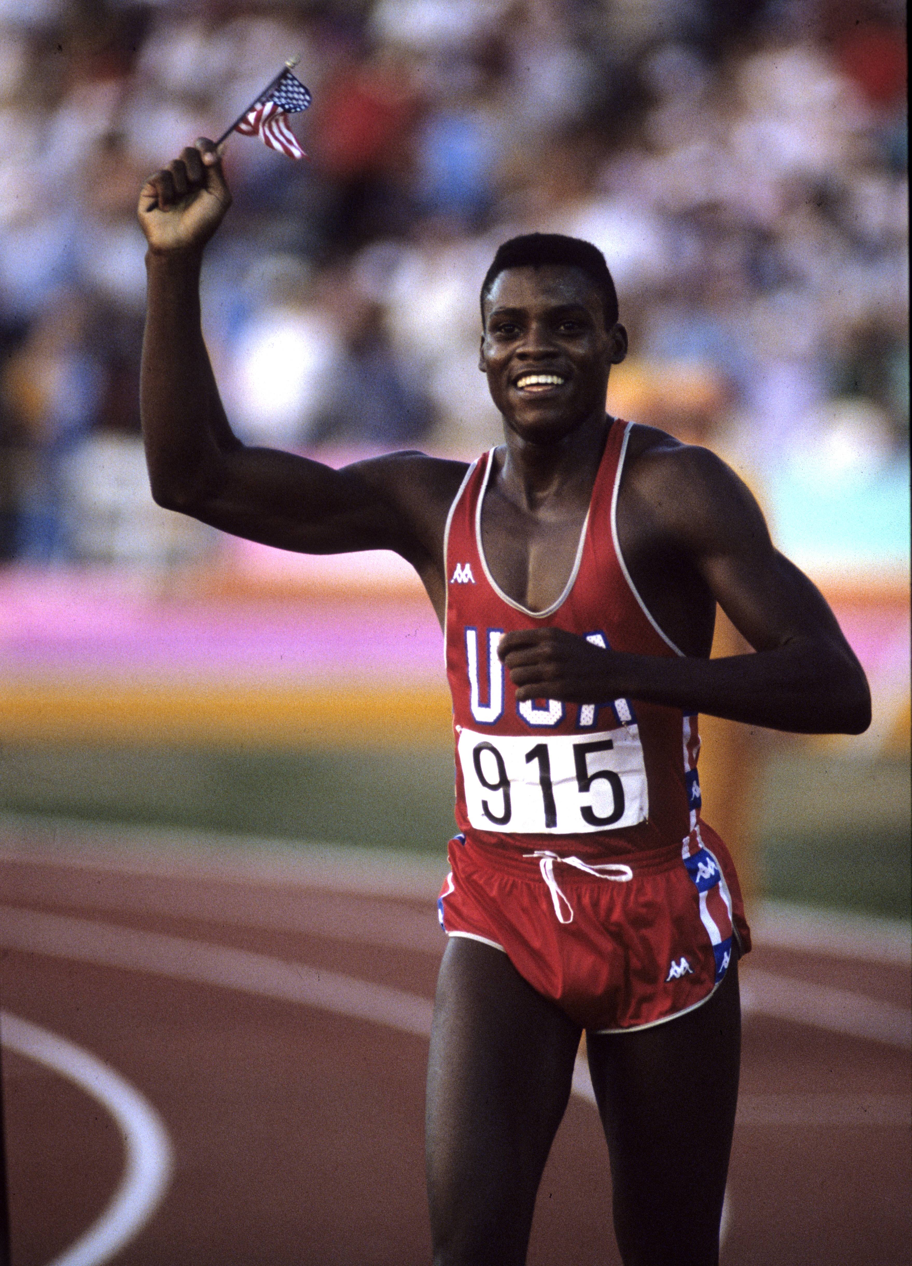1994年洛杉磯奧運，劉易士在當屆奧運共得到了100公尺、200公尺、400接力金牌及跳遠共4面金牌。（圖：東方IC提供）